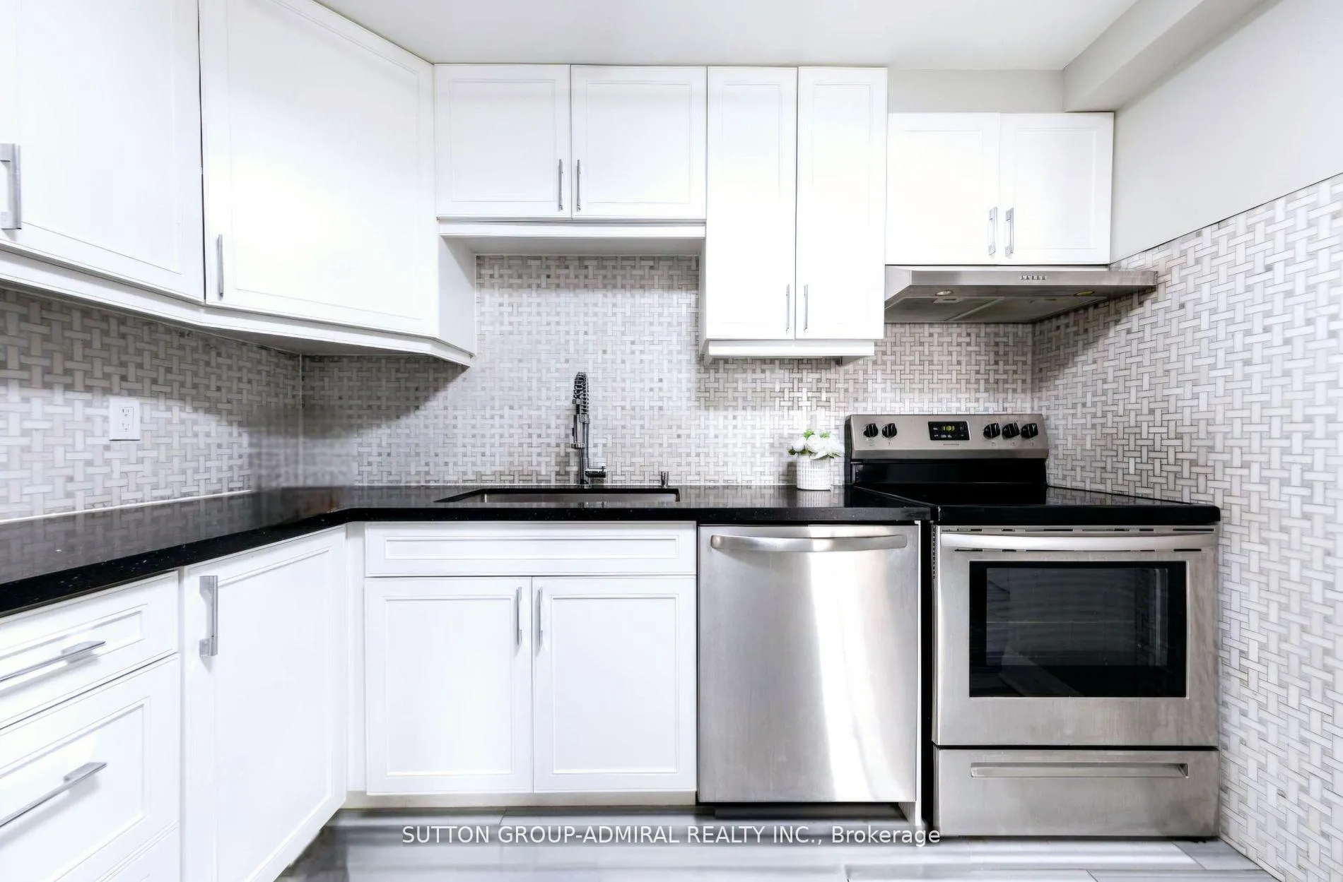 Photo 10 of Unit 1005, 50 Inverlochy Boulevard, Markham, Royal Orchard — HOMEH