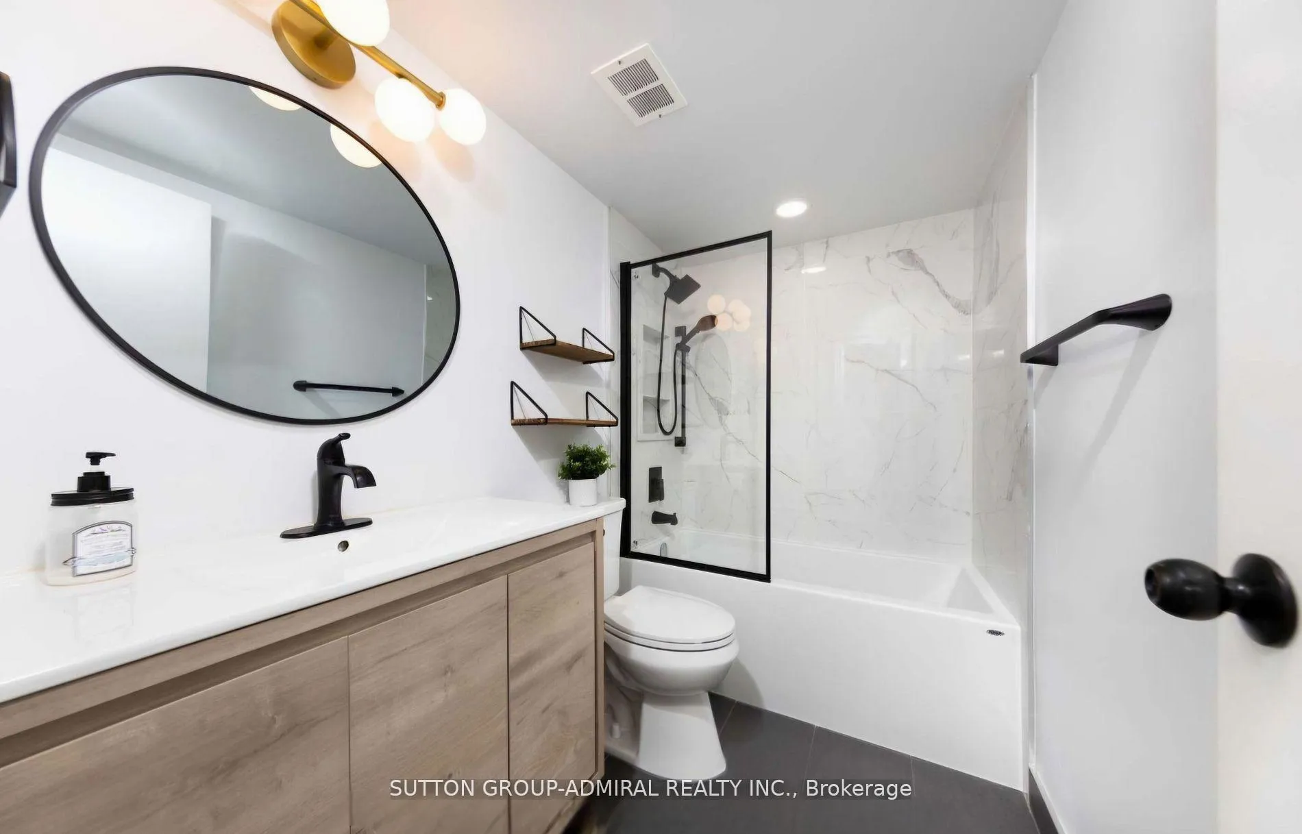 Photo 12 of Unit 1005, 50 Inverlochy Boulevard, Markham, Royal Orchard — HOMEH