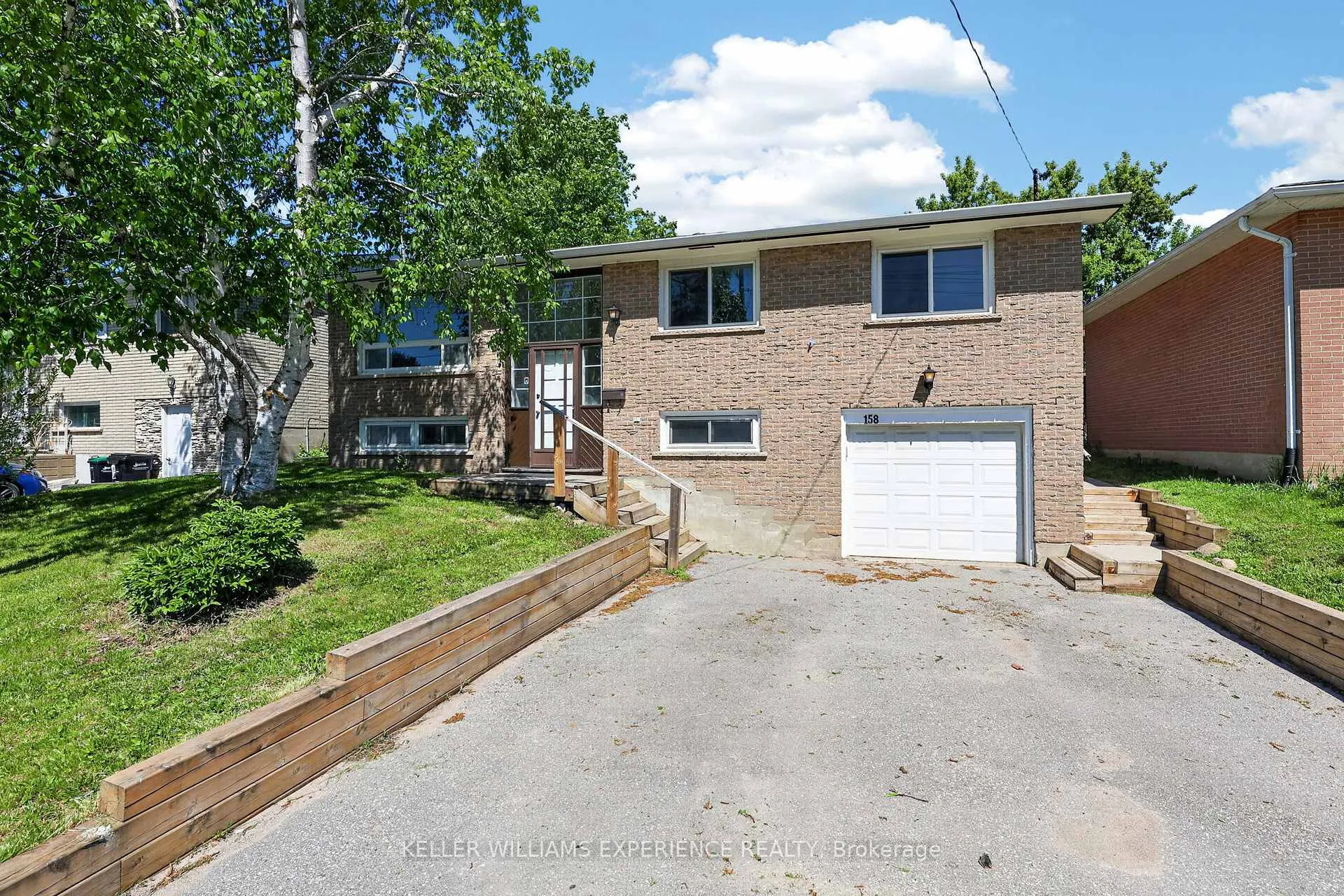 Photo 2 of 158 Cundles Road E, Barrie, Cundles East — HOMEH
