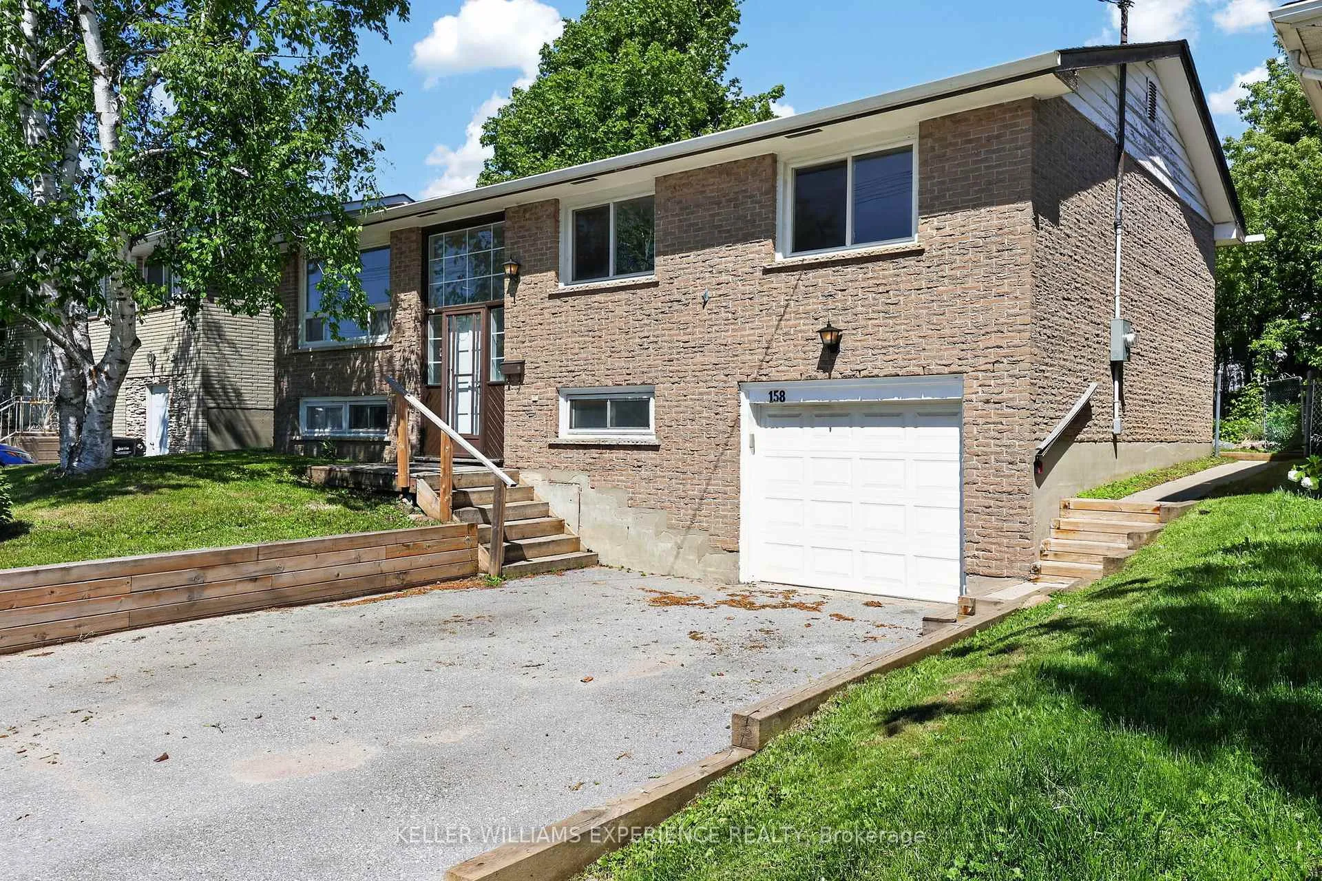 Photo 4 of 158 Cundles Road E, Barrie, Cundles East — HOMEH