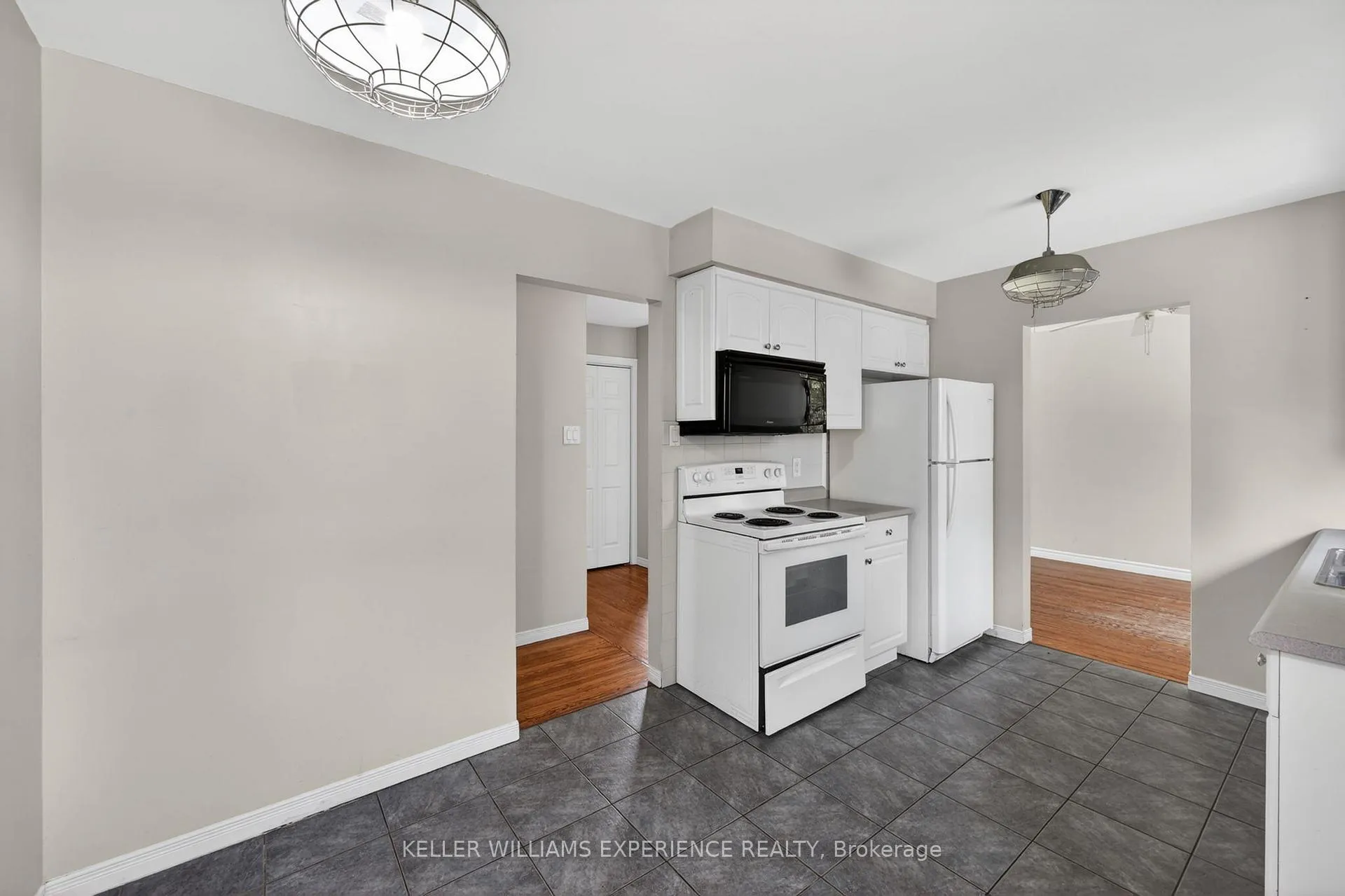 Photo 9 of 158 Cundles Road E, Barrie, Cundles East — HOMEH