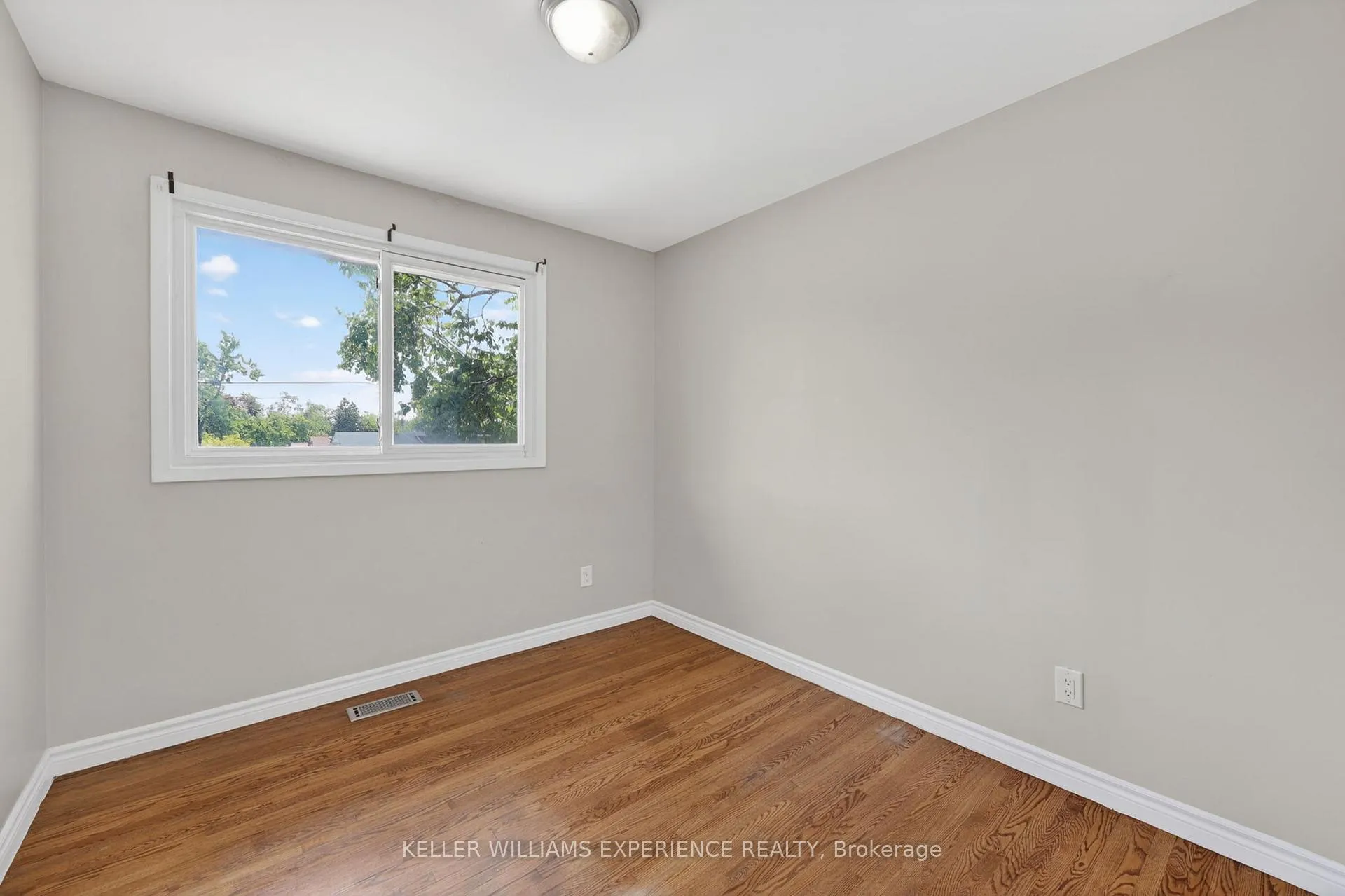 Photo 19 of 158 Cundles Road E, Barrie, Cundles East — HOMEH