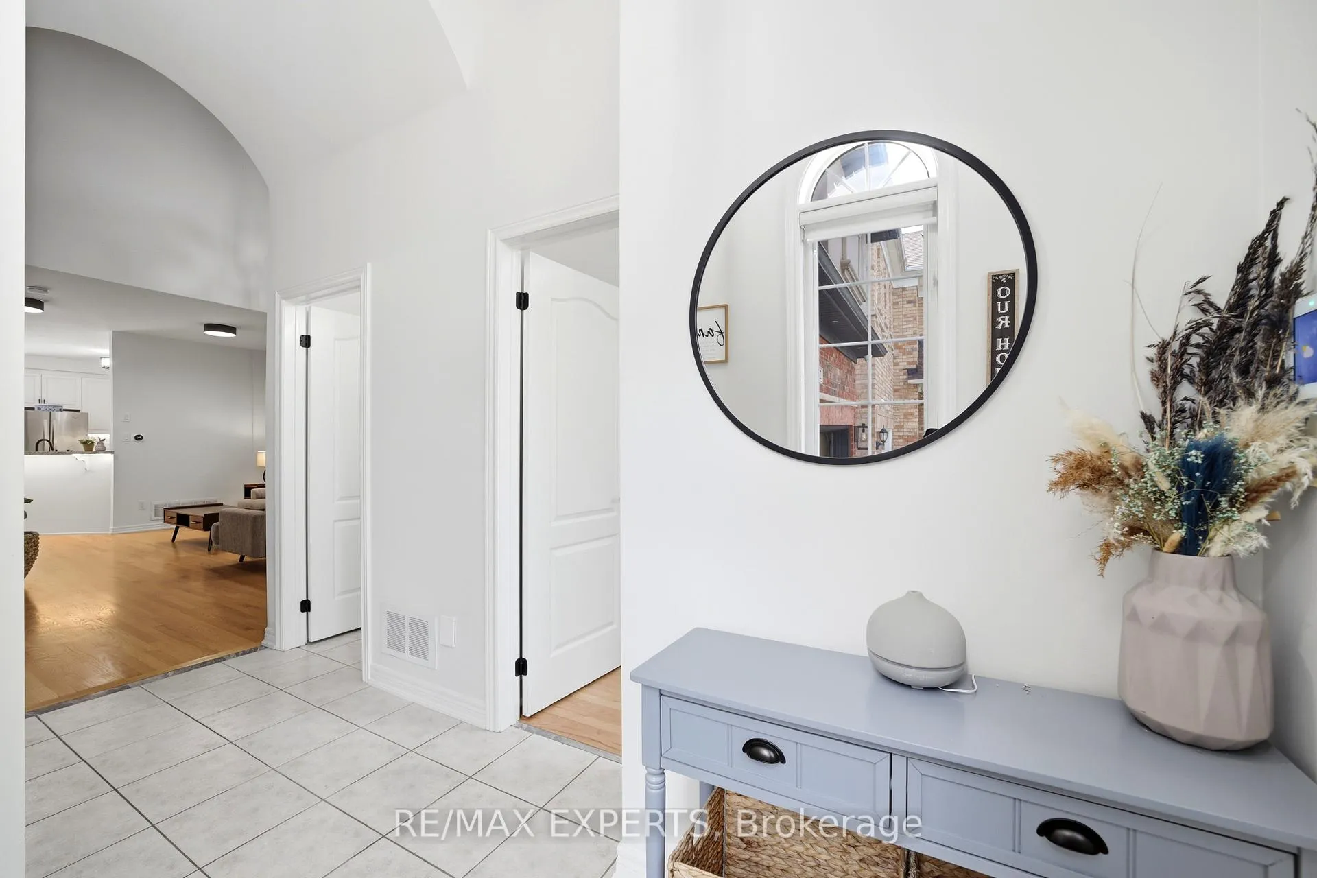 Photo 4 of 23 Shadetree Crescent, Vaughan, Vellore Village — HOMEH