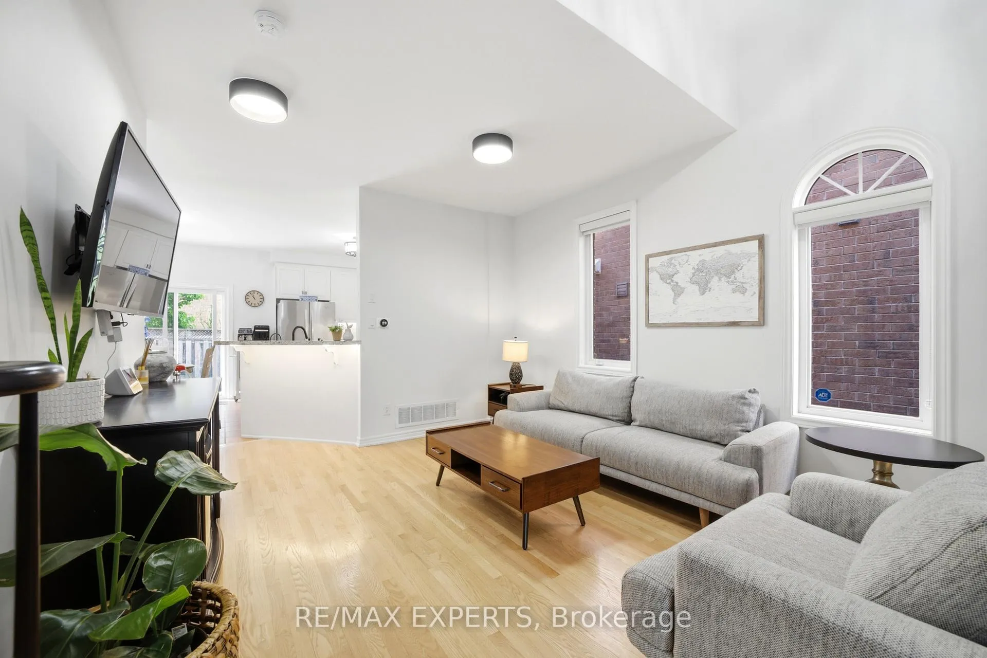 Photo 6 of 23 Shadetree Crescent, Vaughan, Vellore Village — HOMEH