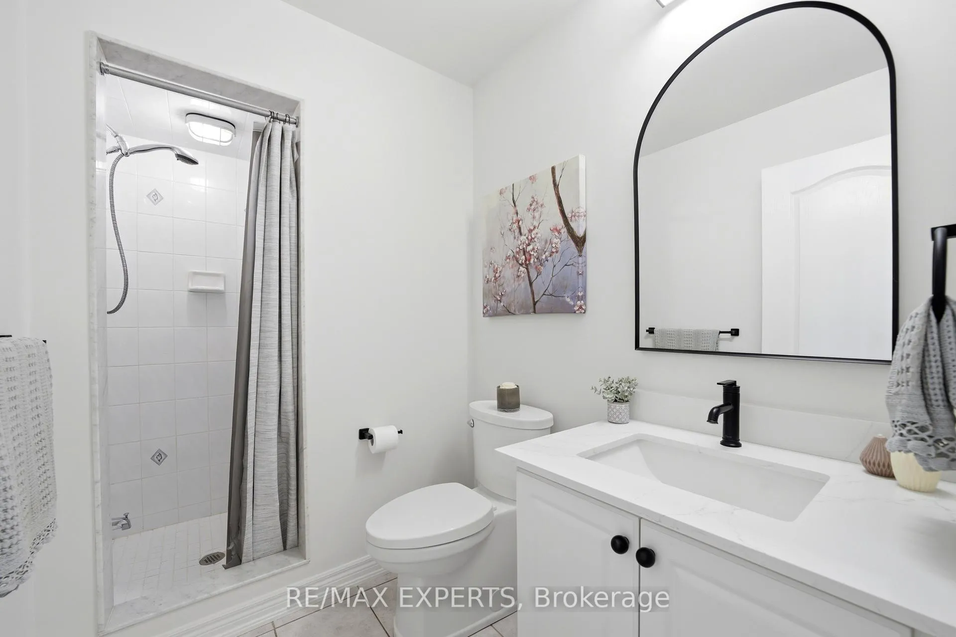 Photo 12 of 23 Shadetree Crescent, Vaughan, Vellore Village — HOMEH