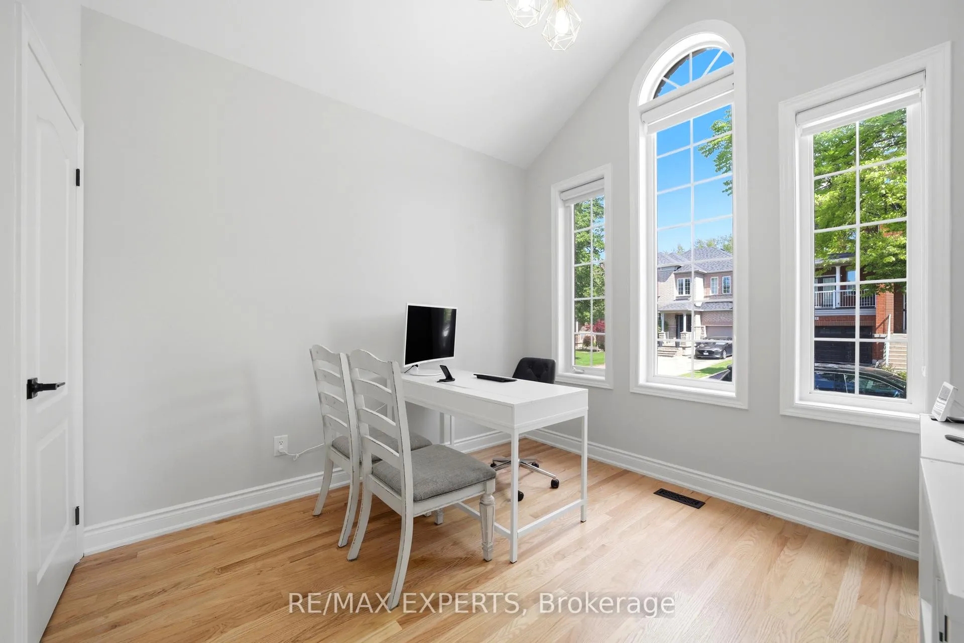 Photo 13 of 23 Shadetree Crescent, Vaughan, Vellore Village — HOMEH
