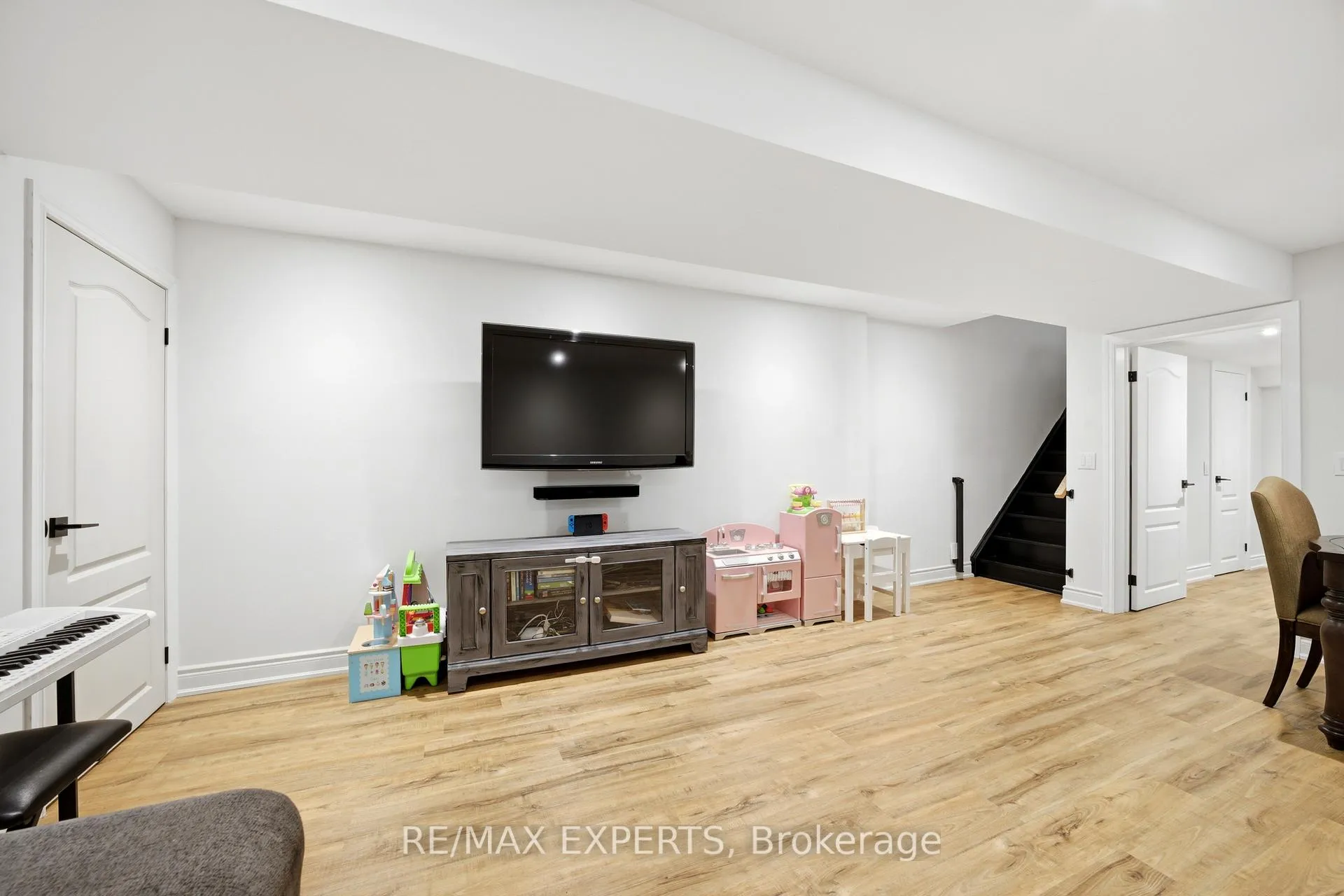 Photo 30 of 23 Shadetree Crescent, Vaughan, Vellore Village — HOMEH