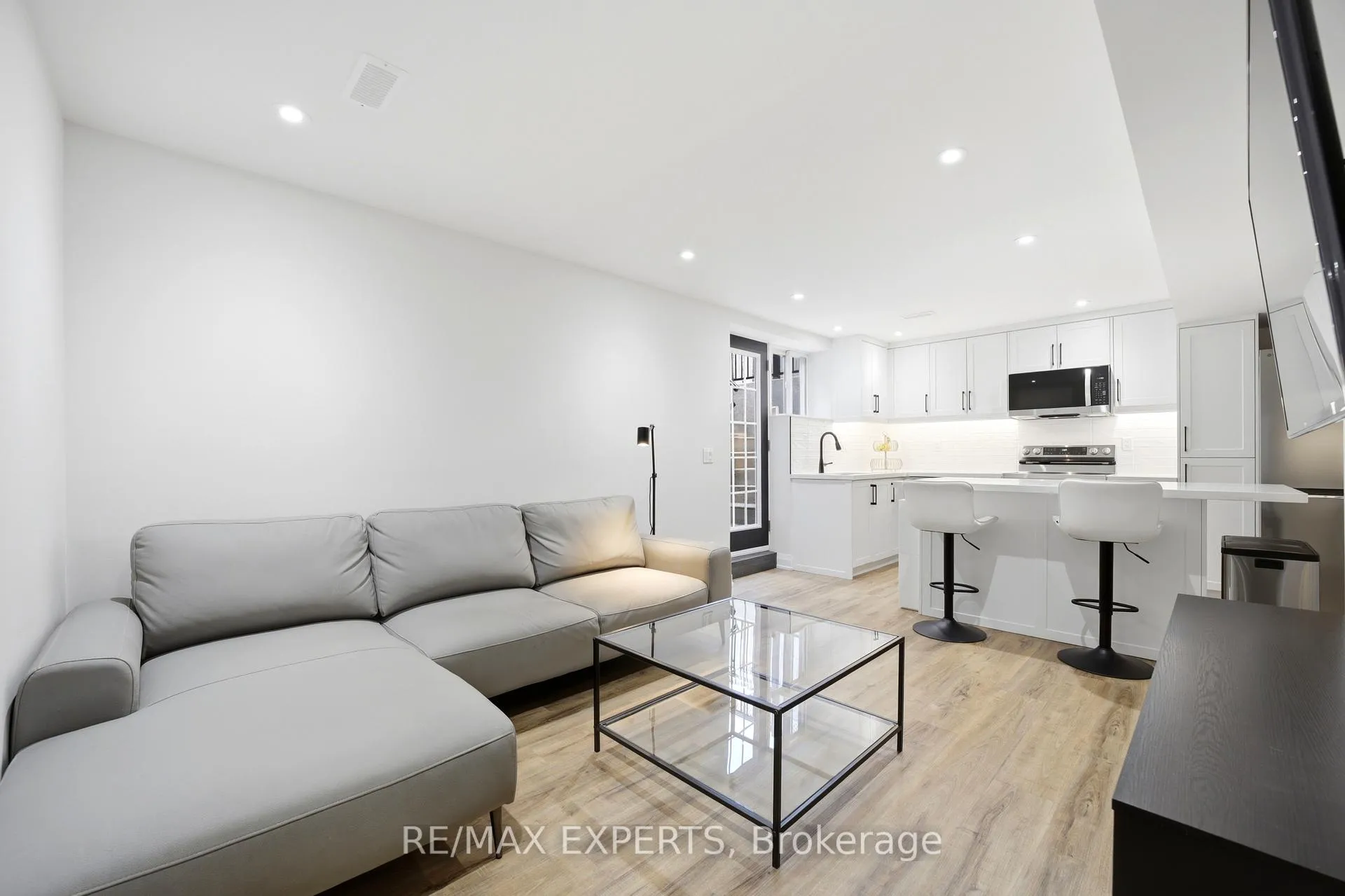 Photo 32 of 23 Shadetree Crescent, Vaughan, Vellore Village — HOMEH