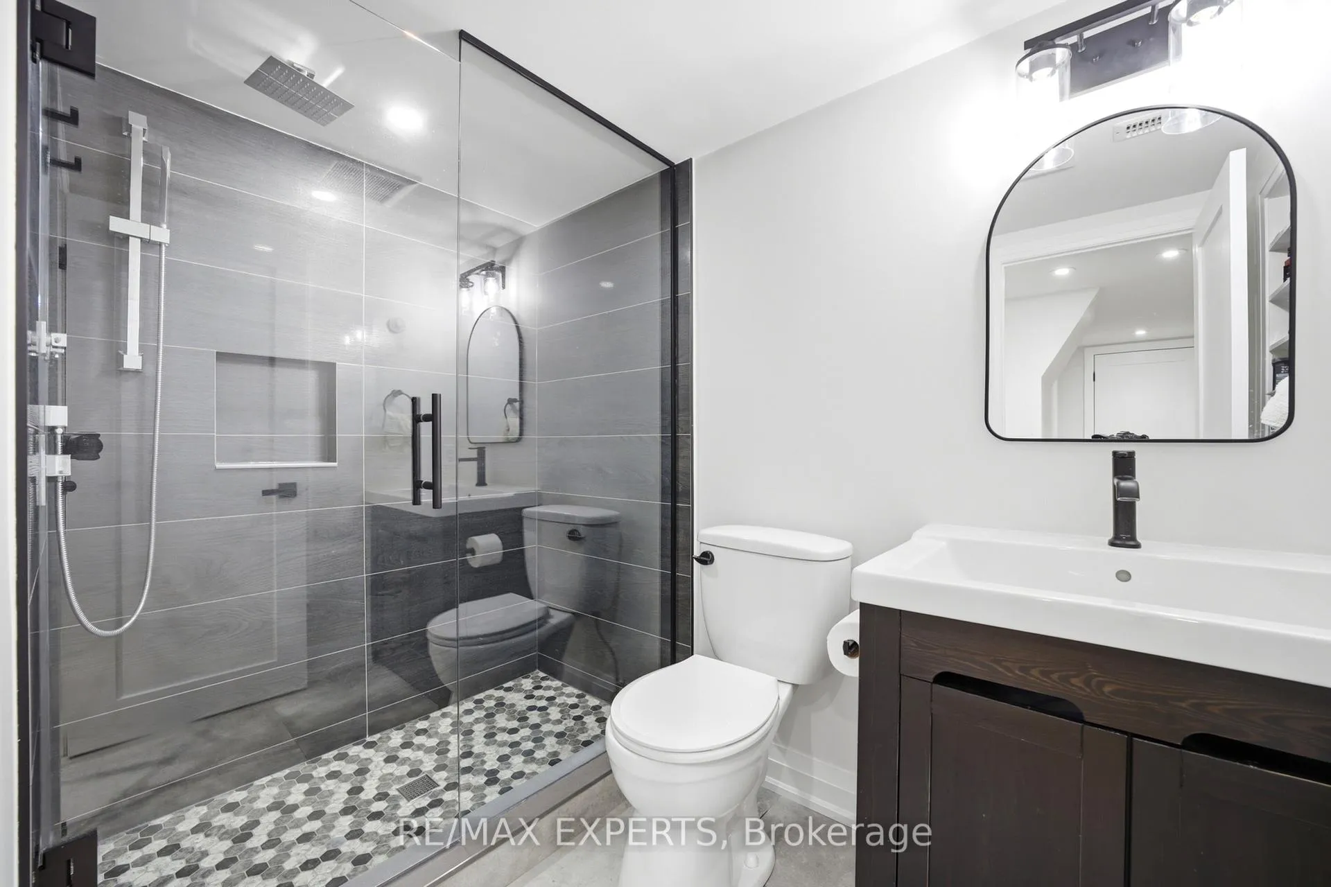 Photo 37 of 23 Shadetree Crescent, Vaughan, Vellore Village — HOMEH