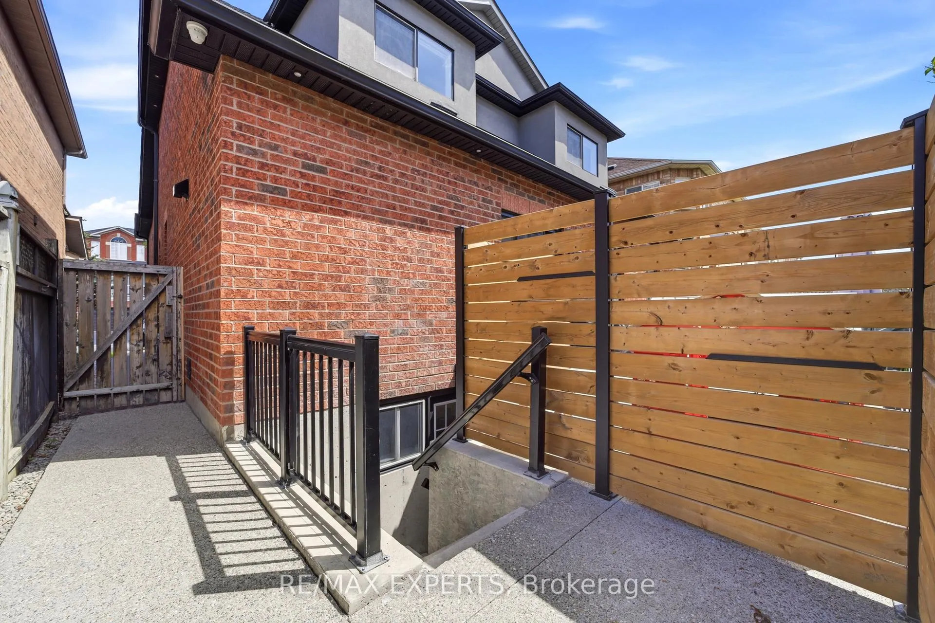 Photo 38 of 23 Shadetree Crescent, Vaughan, Vellore Village — HOMEH