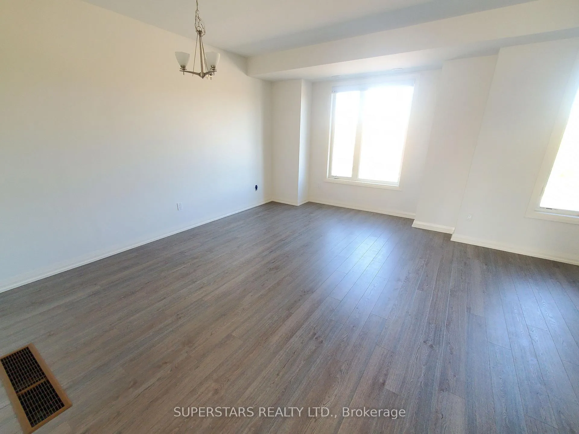 Photo 7 of 73 Ilan Ramon Boulevard, Vaughan, Patterson — HOMEH