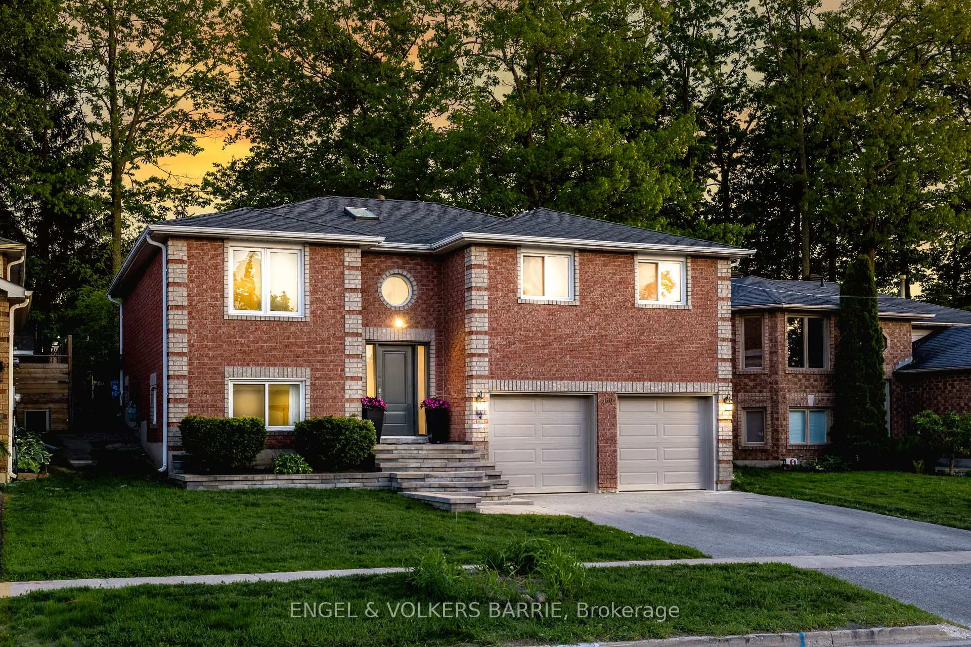 Photo 1 of 560 Leacock Drive, Barrie, Northwest — HOMEH
