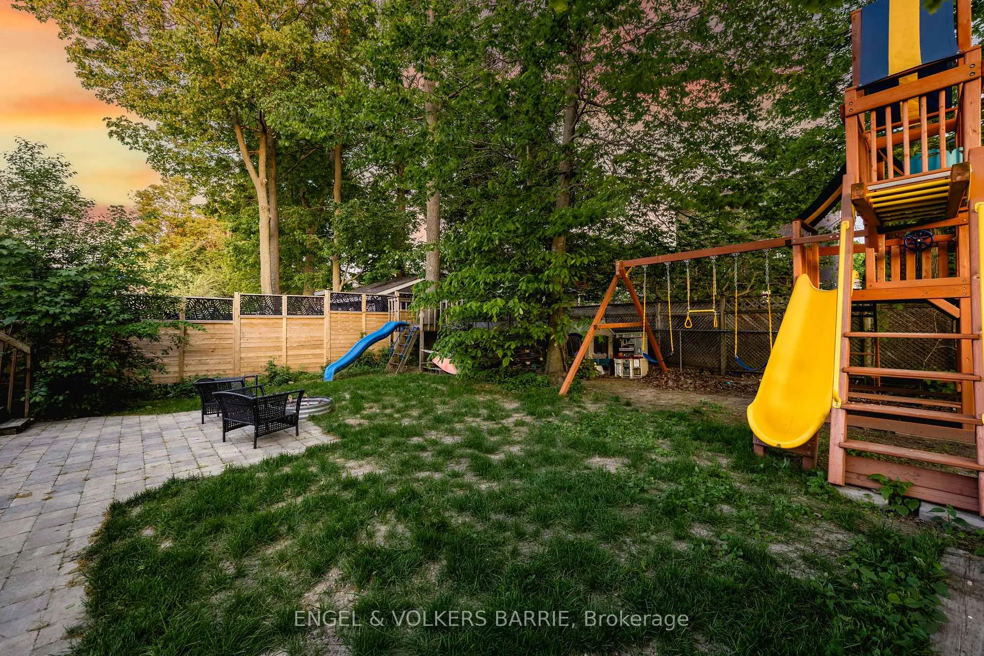 Photo 45 of 560 Leacock Drive, Barrie, Northwest — HOMEH
