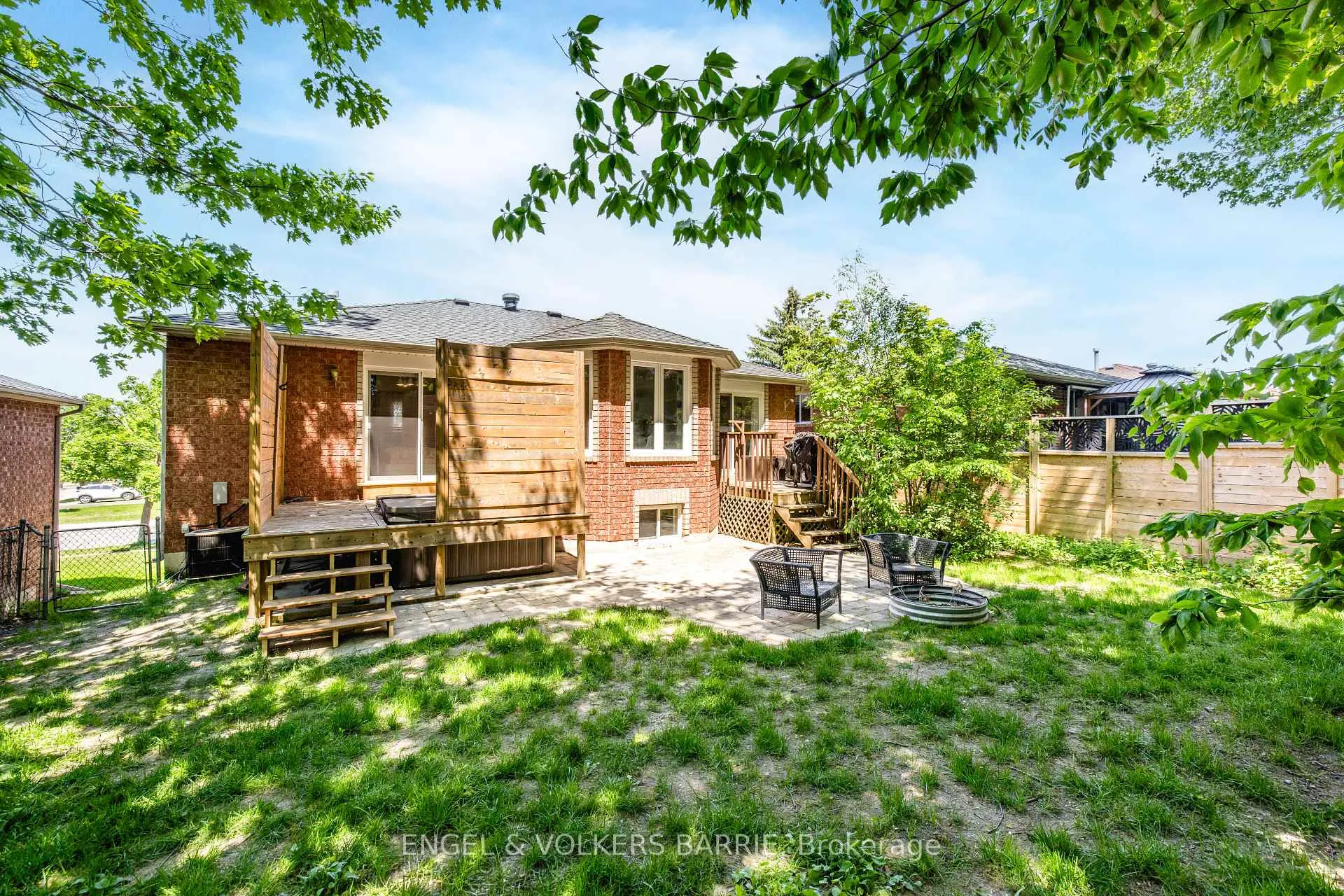 Photo 46 of 560 Leacock Drive, Barrie, Northwest — HOMEH