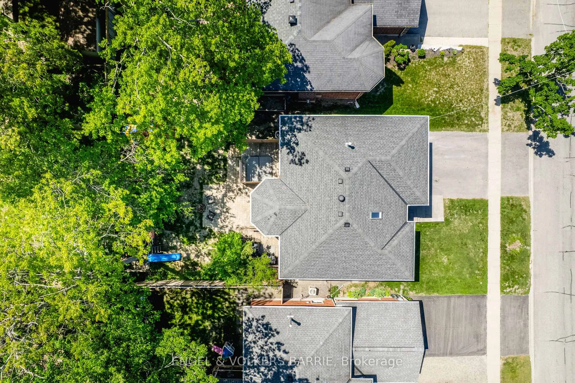 Photo 47 of 560 Leacock Drive, Barrie, Northwest — HOMEH