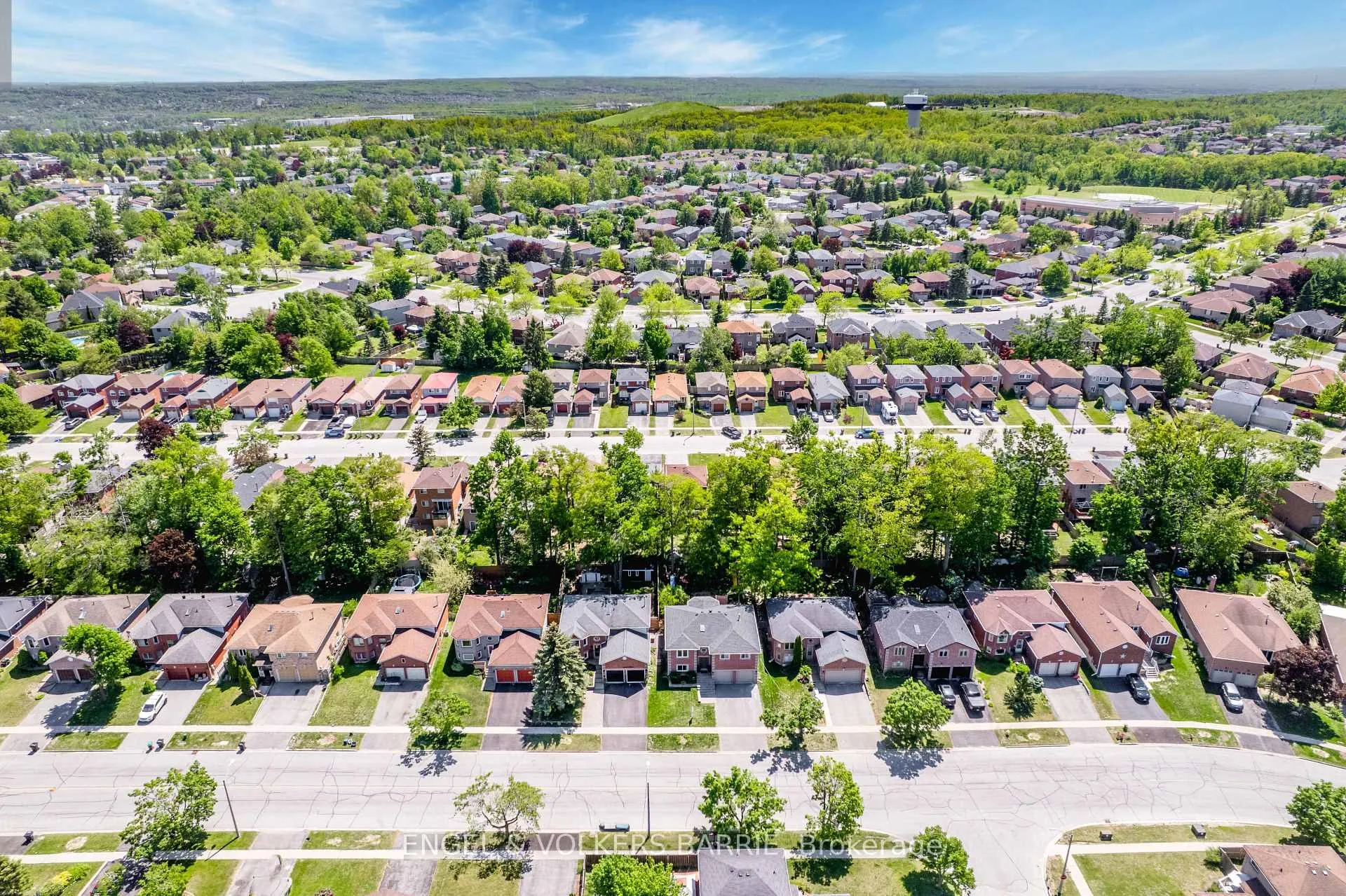 Photo 49 of 560 Leacock Drive, Barrie, Northwest — HOMEH