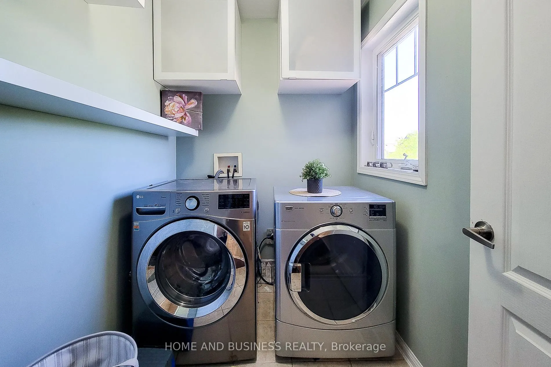 Photo 25 of 398 Schreyer Crescent, Milton, Harrison — HOMEH