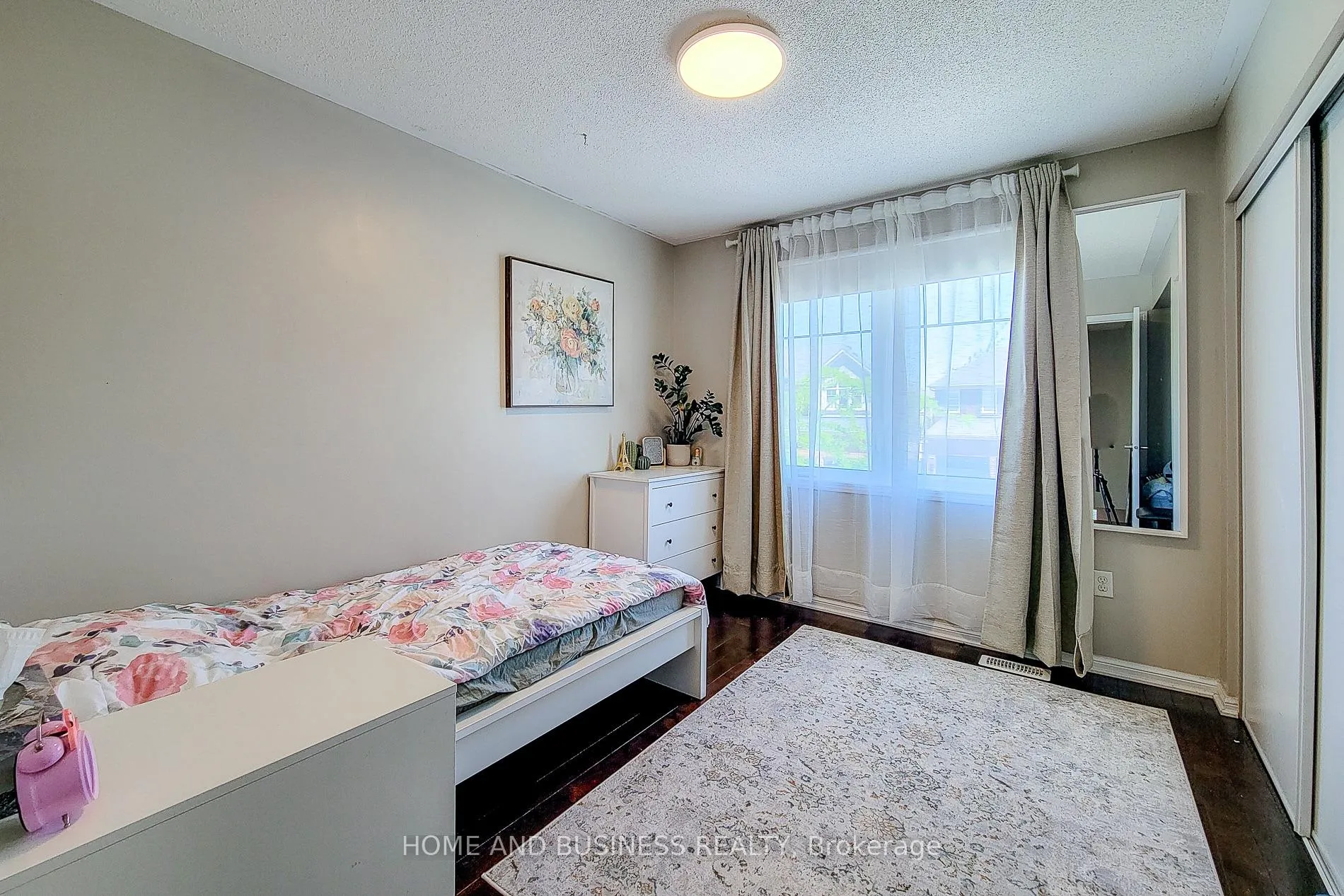 Photo 26 of 398 Schreyer Crescent, Milton, Harrison — HOMEH