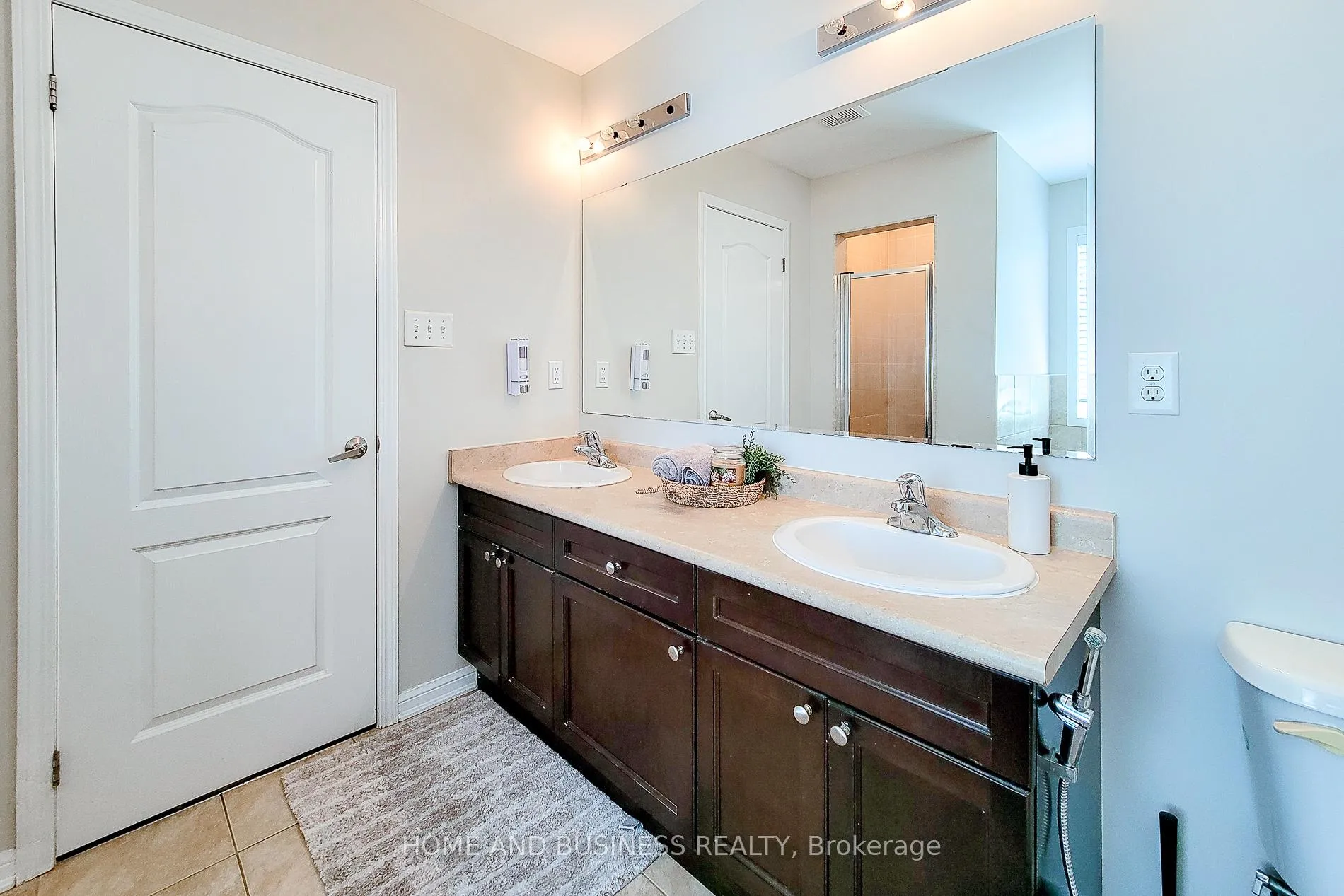 Photo 28 of 398 Schreyer Crescent, Milton, Harrison — HOMEH