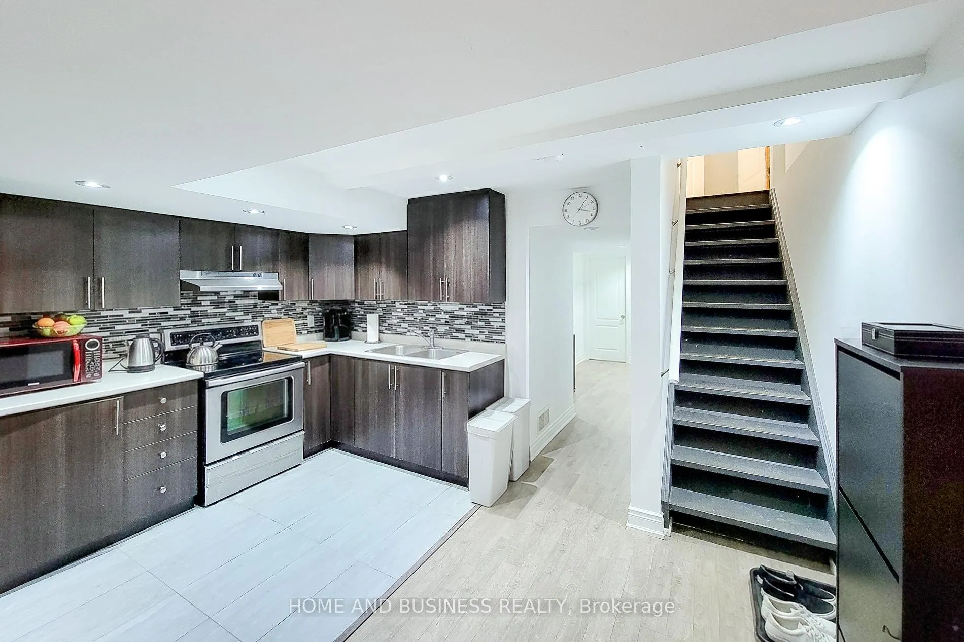 Photo 31 of 398 Schreyer Crescent, Milton, Harrison — HOMEH