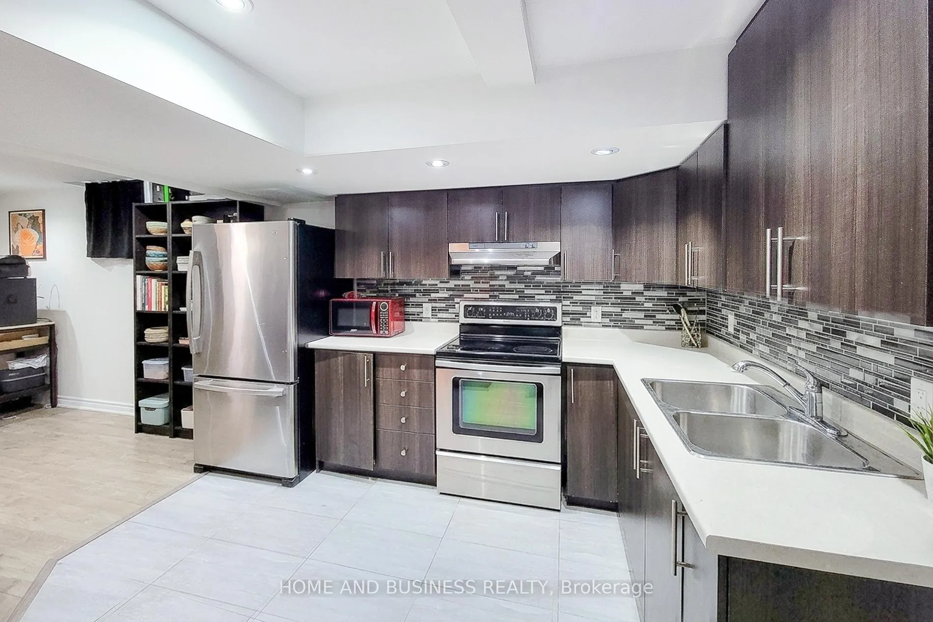 Photo 34 of 398 Schreyer Crescent, Milton, Harrison — HOMEH