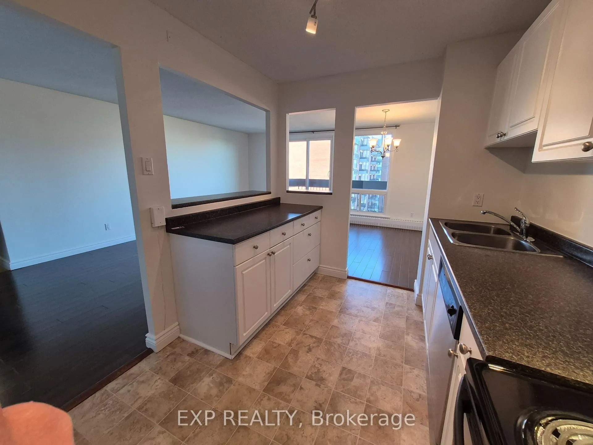 Photo 5 of Unit 1013, 1505 Baseline Road, Ottawa, Copeland Park — HOMEH