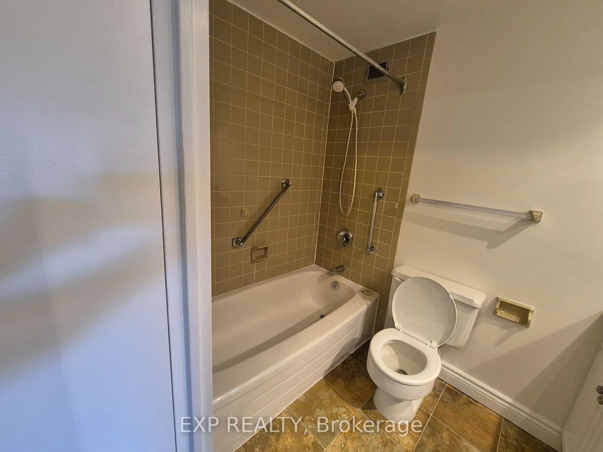 Photo 10 of Unit 1013, 1505 Baseline Road, Ottawa, Copeland Park — HOMEH