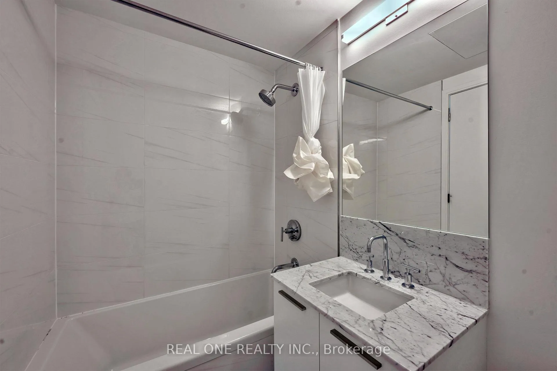 Photo 10 of Unit 2913, 3 Gloucester Street, Toronto, Church-Yonge Corridor — HOMEH