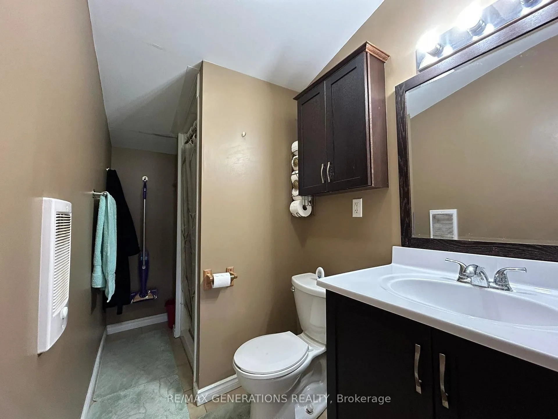 Photo 6 of 208-210 Mackenzie Avenue, Atikokan — HOMEH