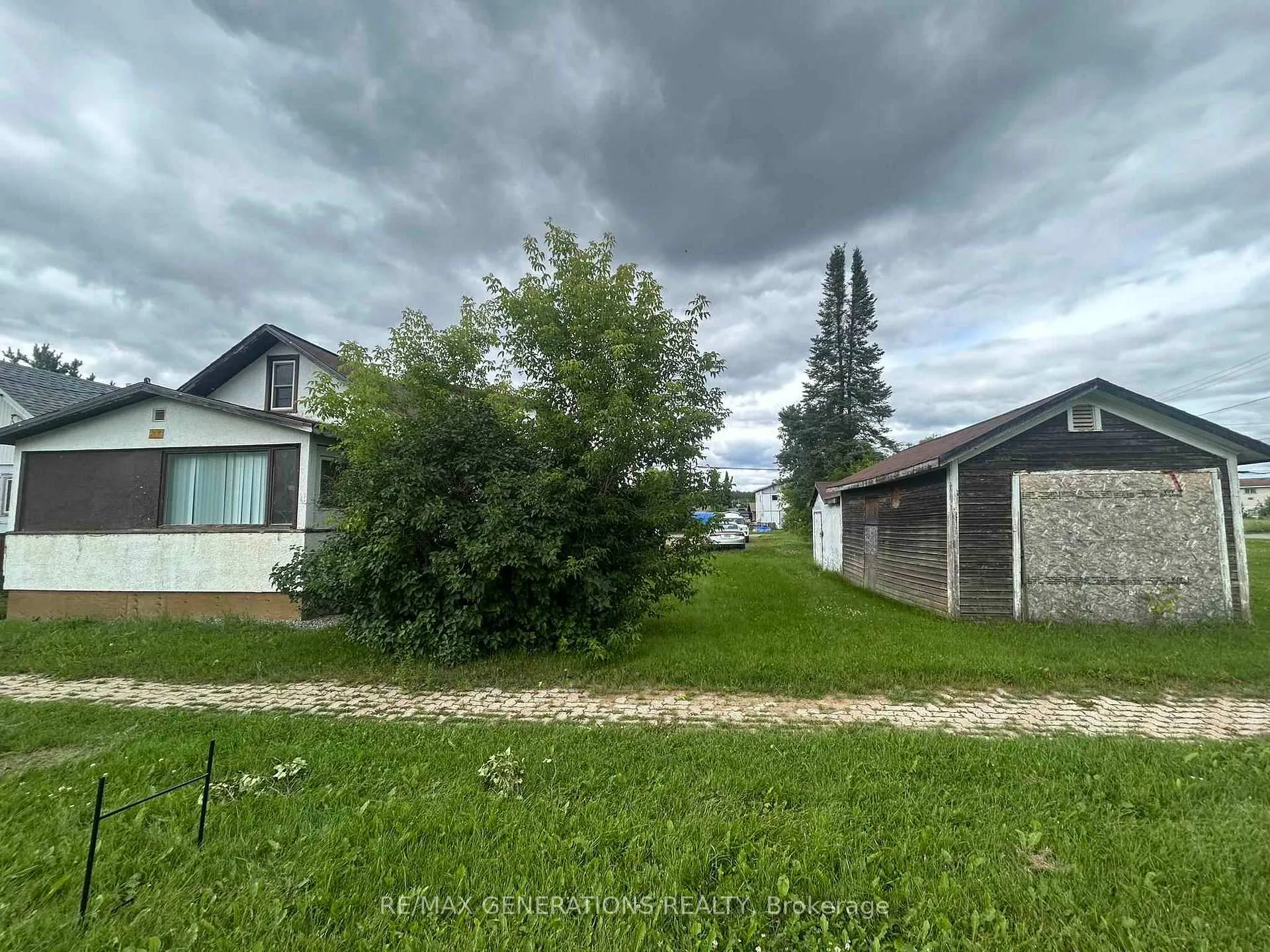 Photo 41 of 208-210 Mackenzie Avenue, Atikokan — HOMEH