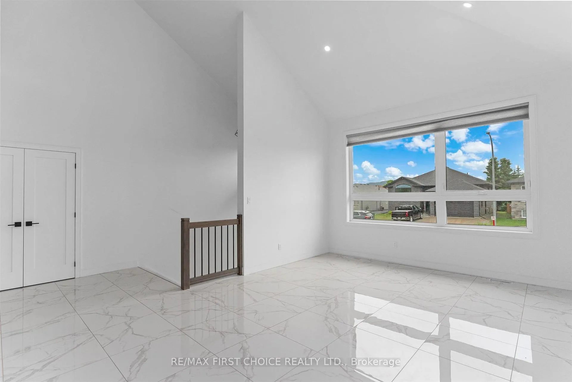 Photo 7 of 433 Muskrat Drive, Thunder Bay, Parkdale — HOMEH
