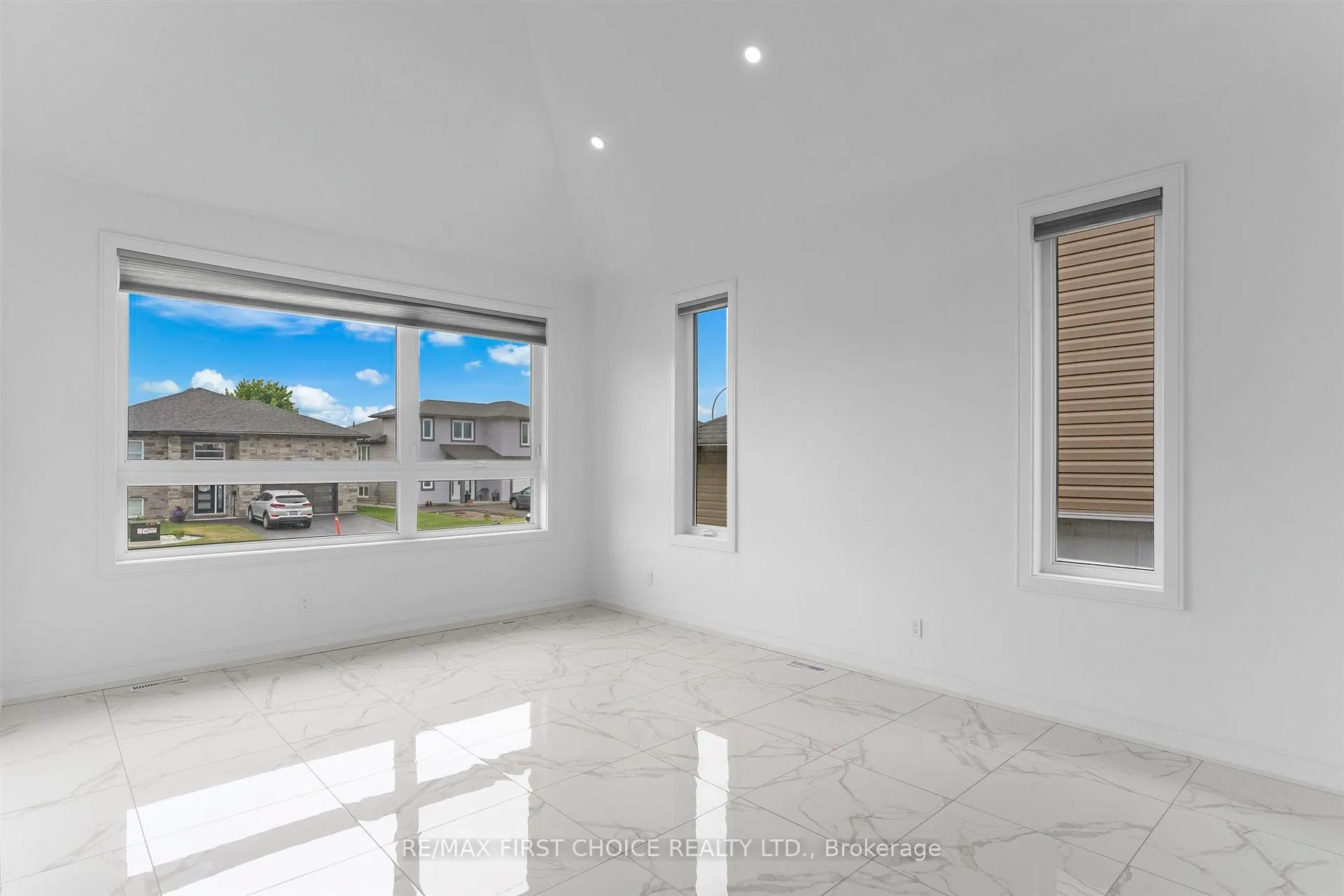 Photo 8 of 433 Muskrat Drive, Thunder Bay, Parkdale — HOMEH