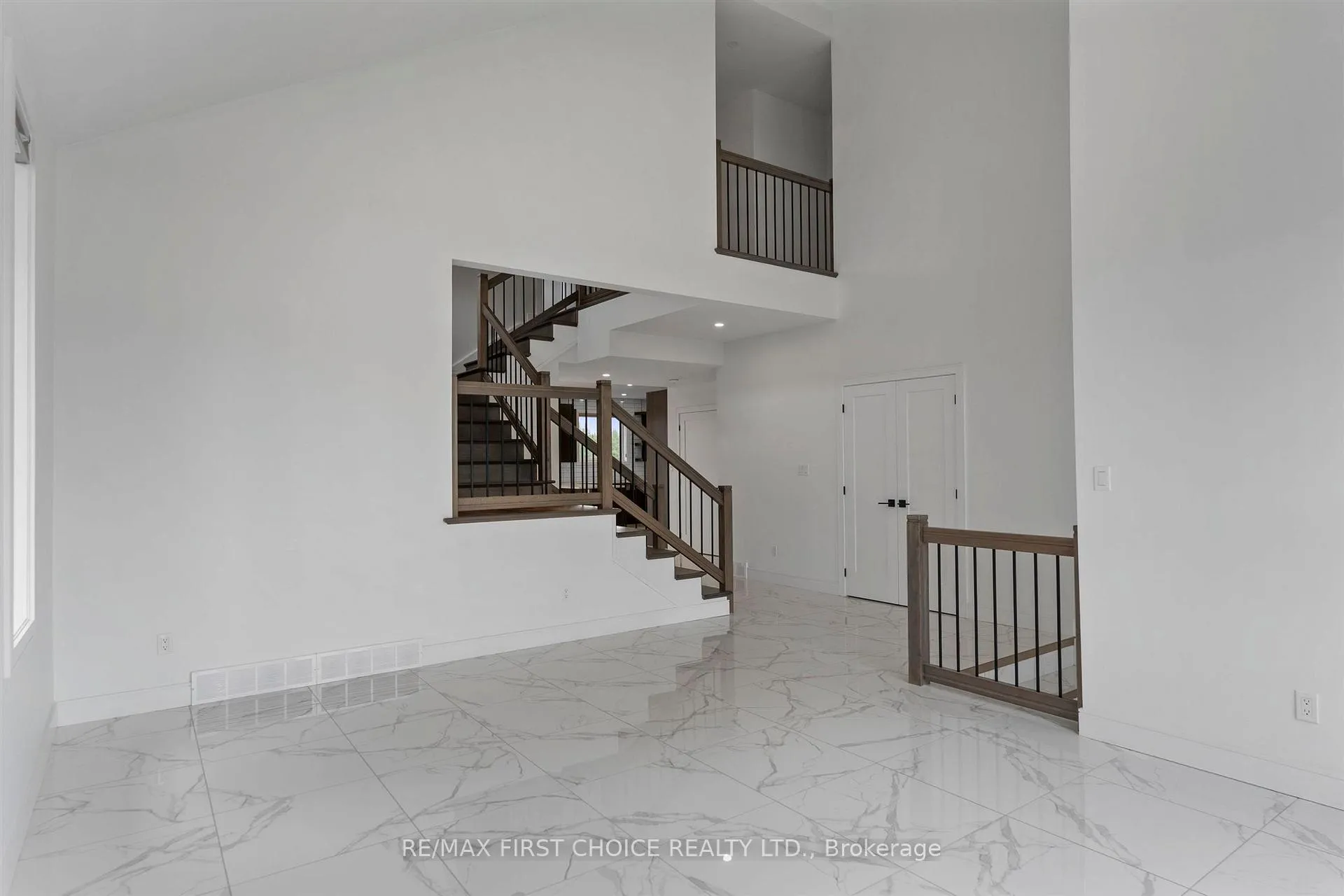 Photo 9 of 433 Muskrat Drive, Thunder Bay, Parkdale — HOMEH