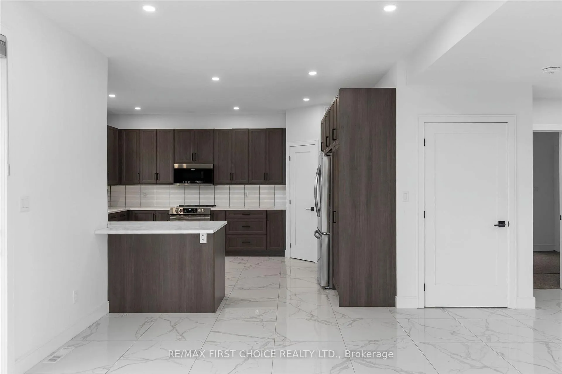 Photo 13 of 433 Muskrat Drive, Thunder Bay, Parkdale — HOMEH