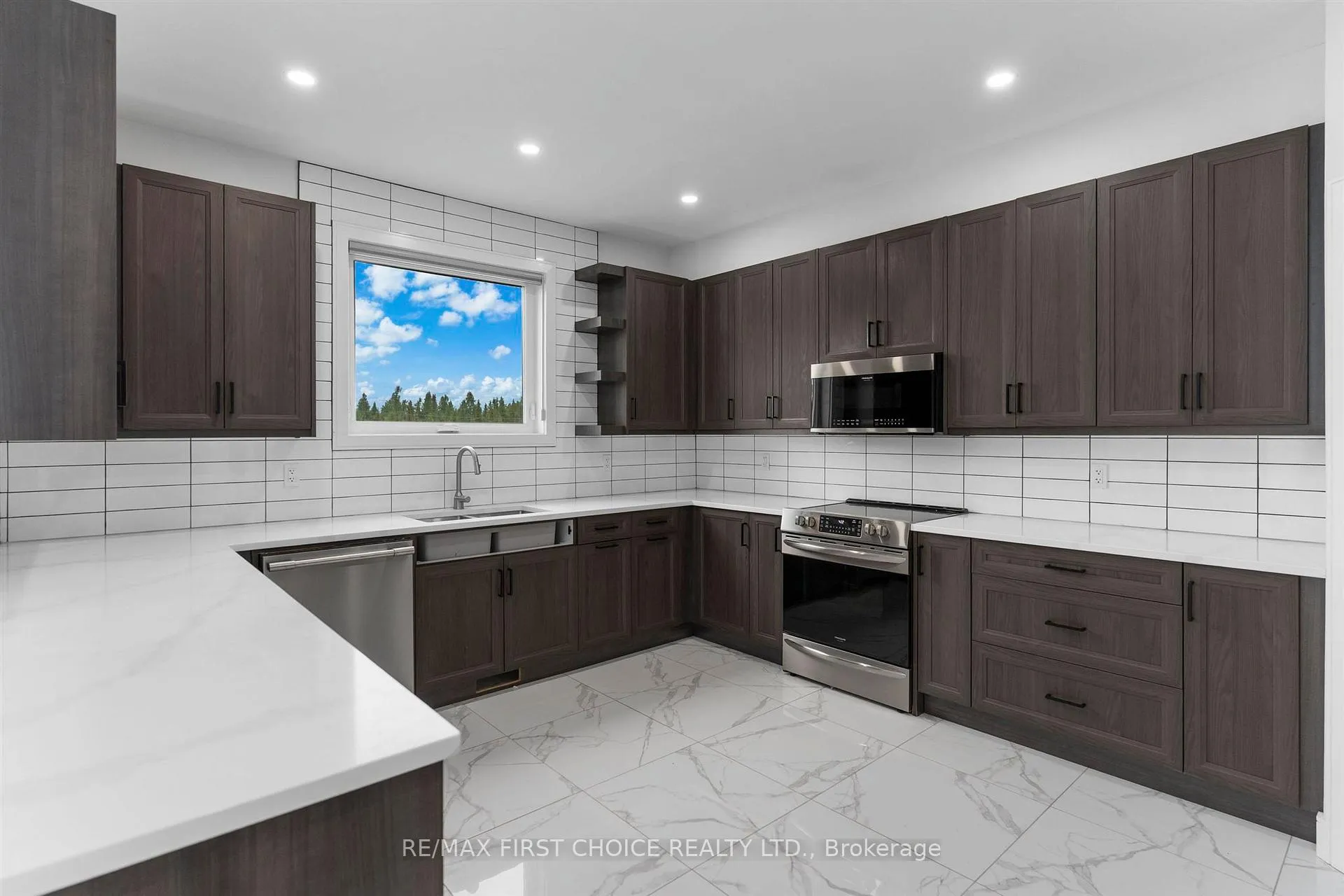 Photo 16 of 433 Muskrat Drive, Thunder Bay, Parkdale — HOMEH