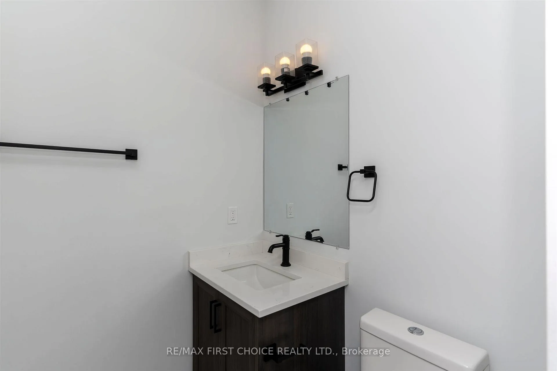 Photo 20 of 433 Muskrat Drive, Thunder Bay, Parkdale — HOMEH