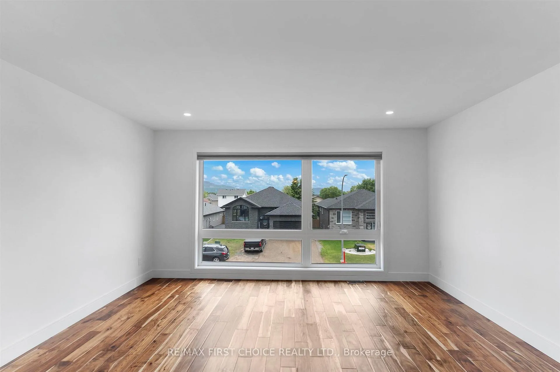 Photo 22 of 433 Muskrat Drive, Thunder Bay, Parkdale — HOMEH