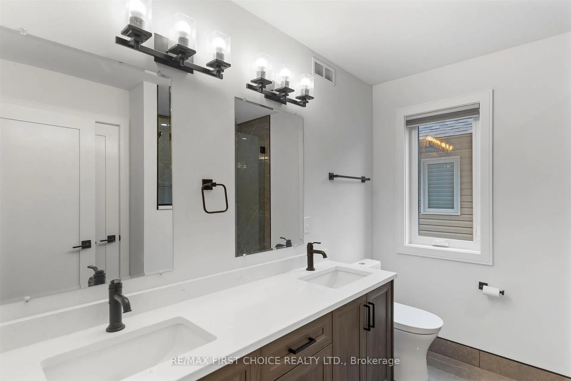 Photo 31 of 433 Muskrat Drive, Thunder Bay, Parkdale — HOMEH