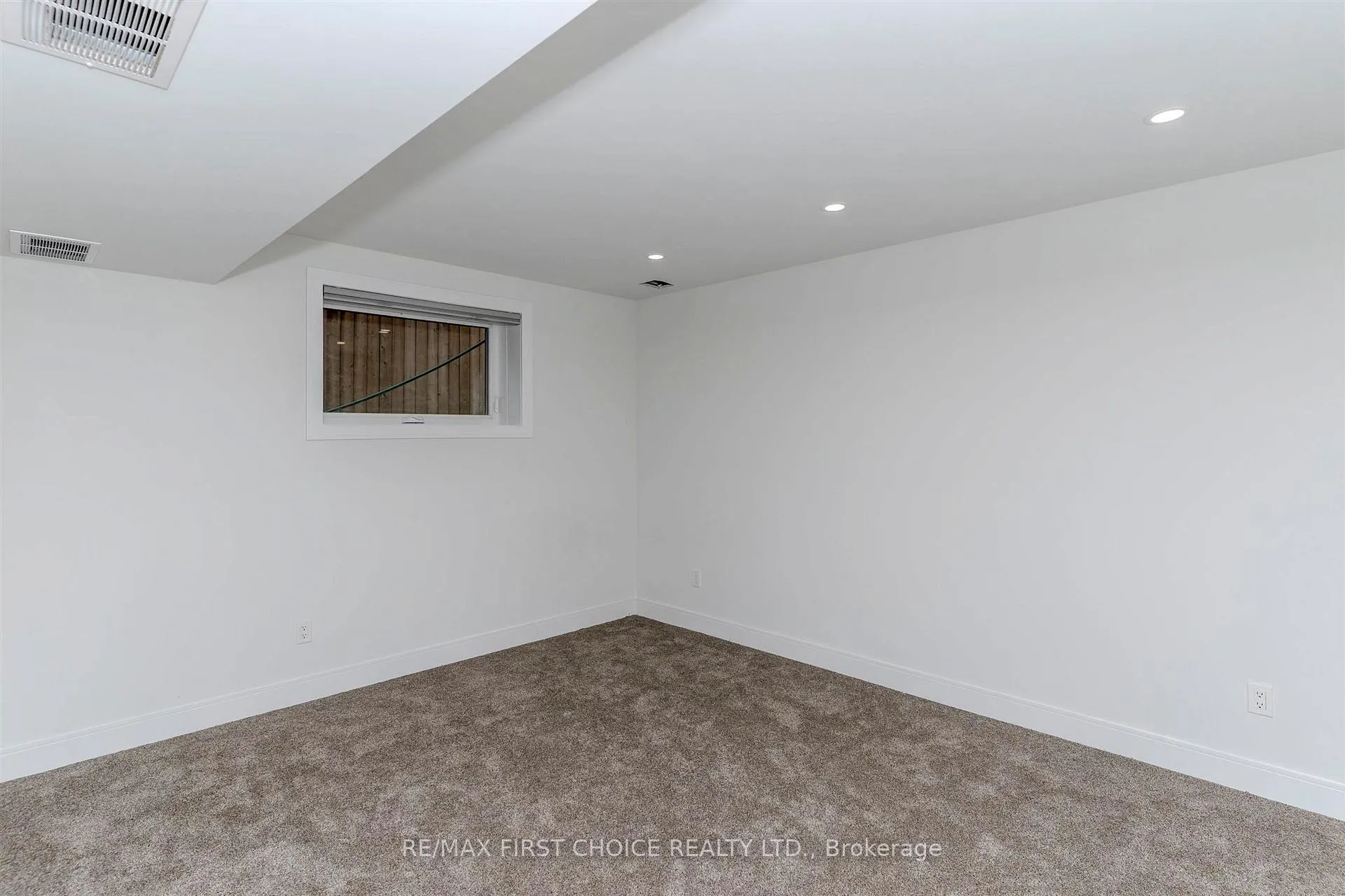 Photo 40 of 433 Muskrat Drive, Thunder Bay, Parkdale — HOMEH