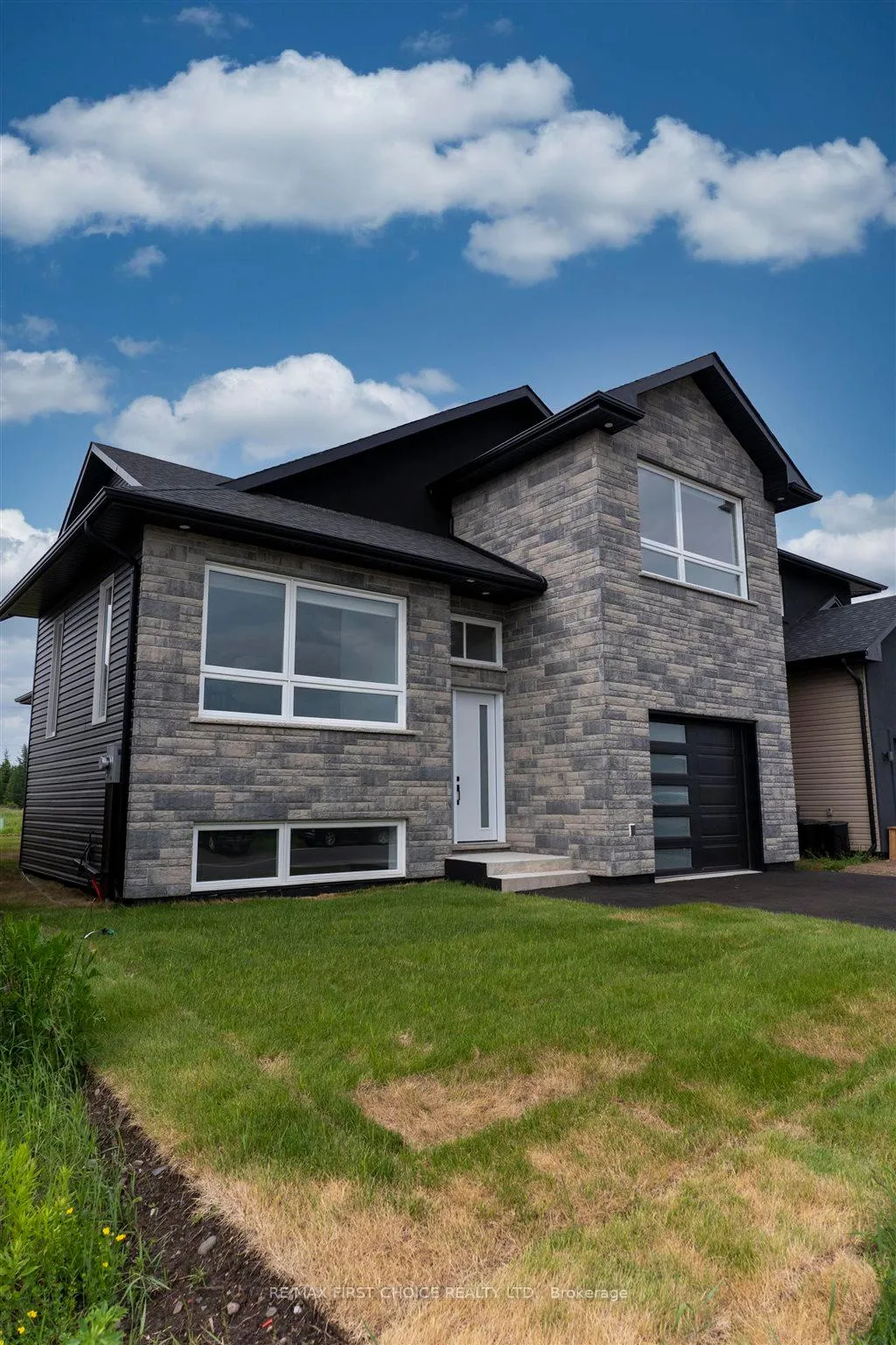 Photo 47 of 433 Muskrat Drive, Thunder Bay, Parkdale — HOMEH