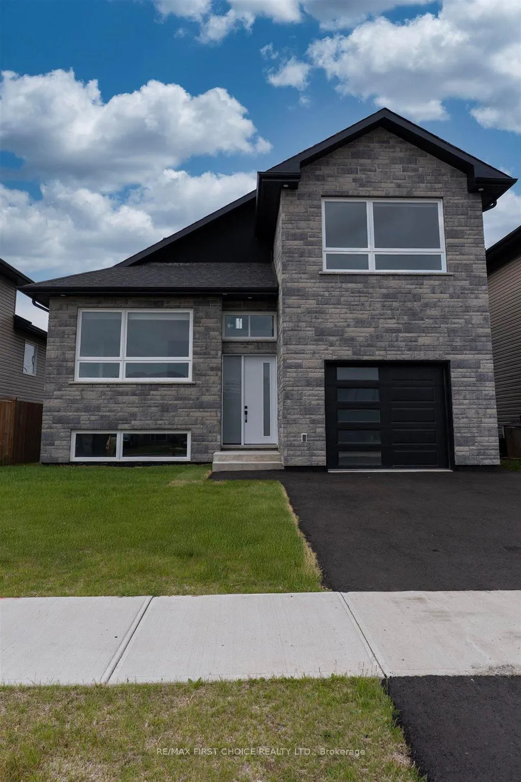 Photo 48 of 433 Muskrat Drive, Thunder Bay, Parkdale — HOMEH