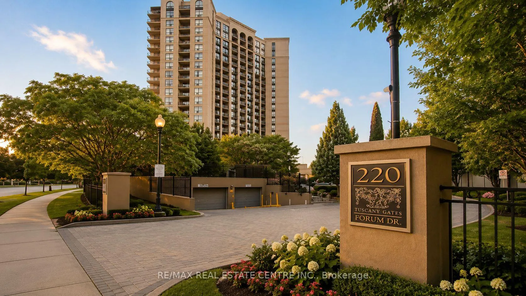 Photo 4 of Unit 613, 220 Forum Drive, Mississauga, Hurontario — HOMEH