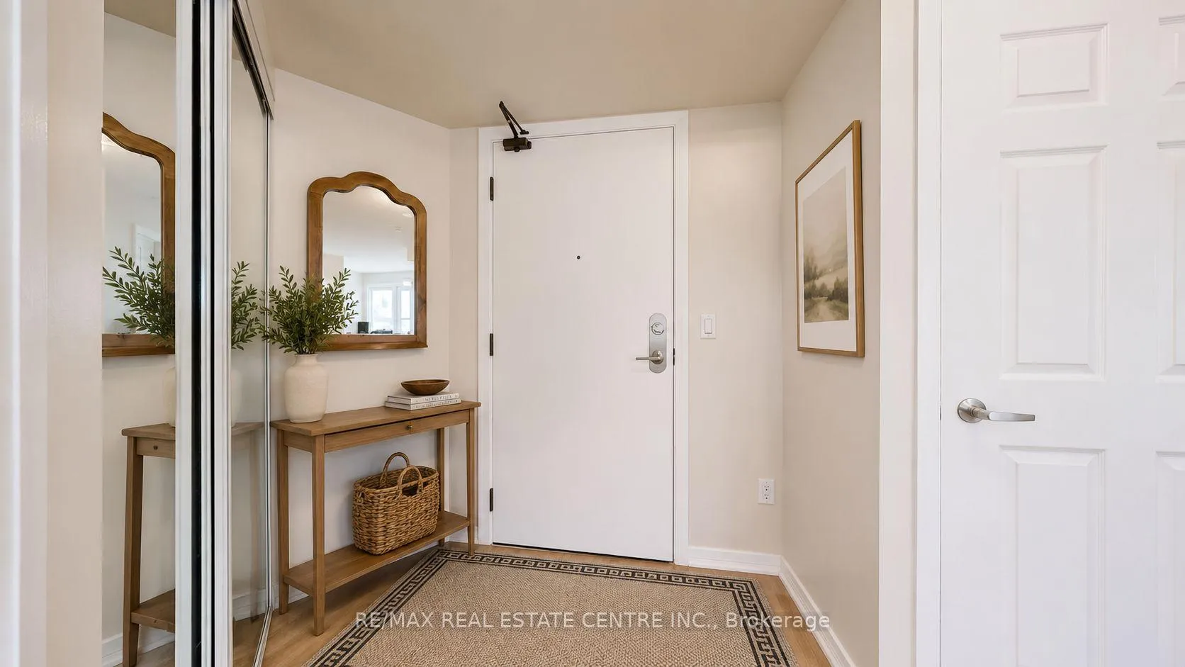 Photo 10 of Unit 613, 220 Forum Drive, Mississauga, Hurontario — HOMEH