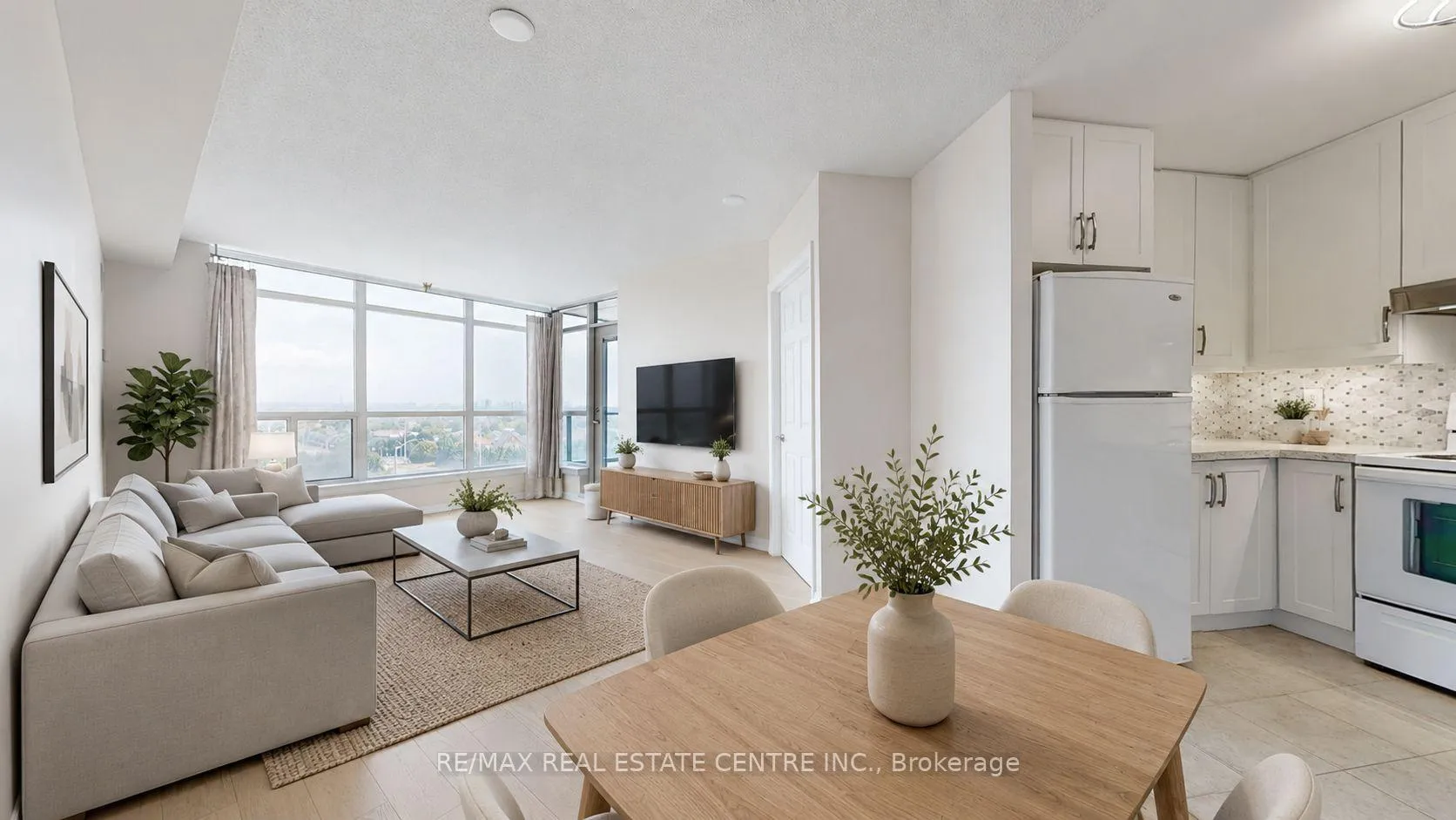 Photo 12 of Unit 613, 220 Forum Drive, Mississauga, Hurontario — HOMEH