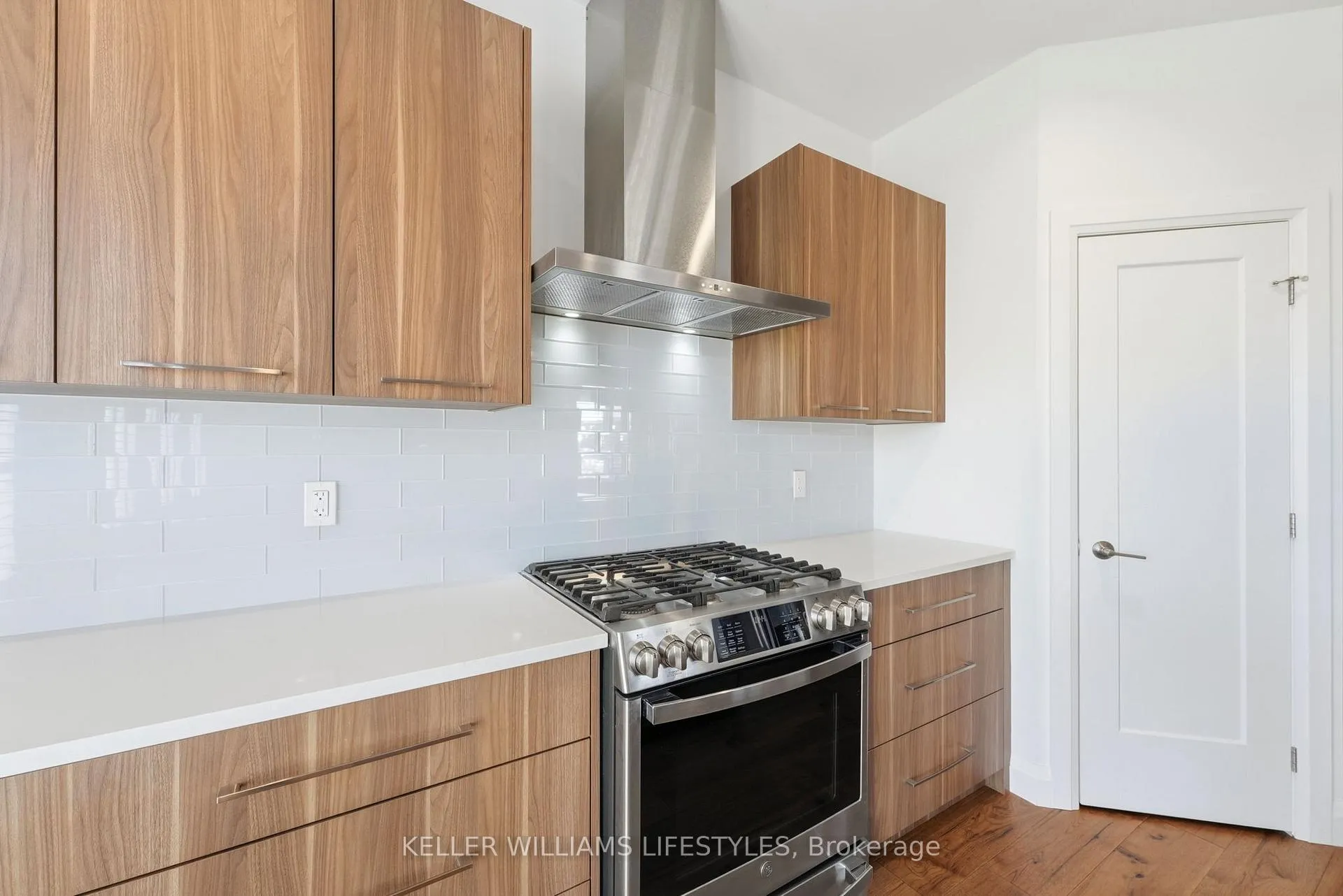 Photo 10 of 140 Crestview Drive, Middlesex Centre, Rural Middlesex Centre — HOMEH