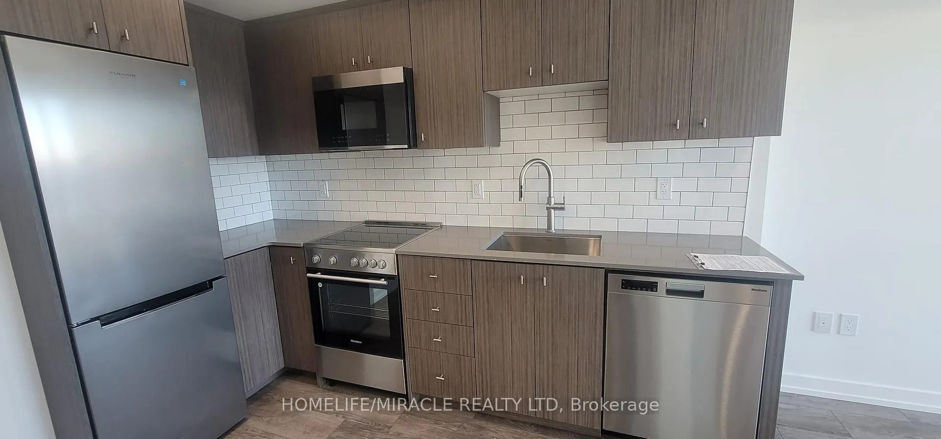 Photo 4 of Unit 1108, 5 Wellington Street S, Kitchener, Cherry Hill — HOMEH