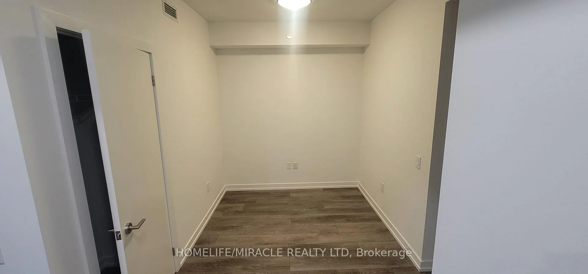 Photo 6 of Unit 1108, 5 Wellington Street S, Kitchener, Cherry Hill — HOMEH
