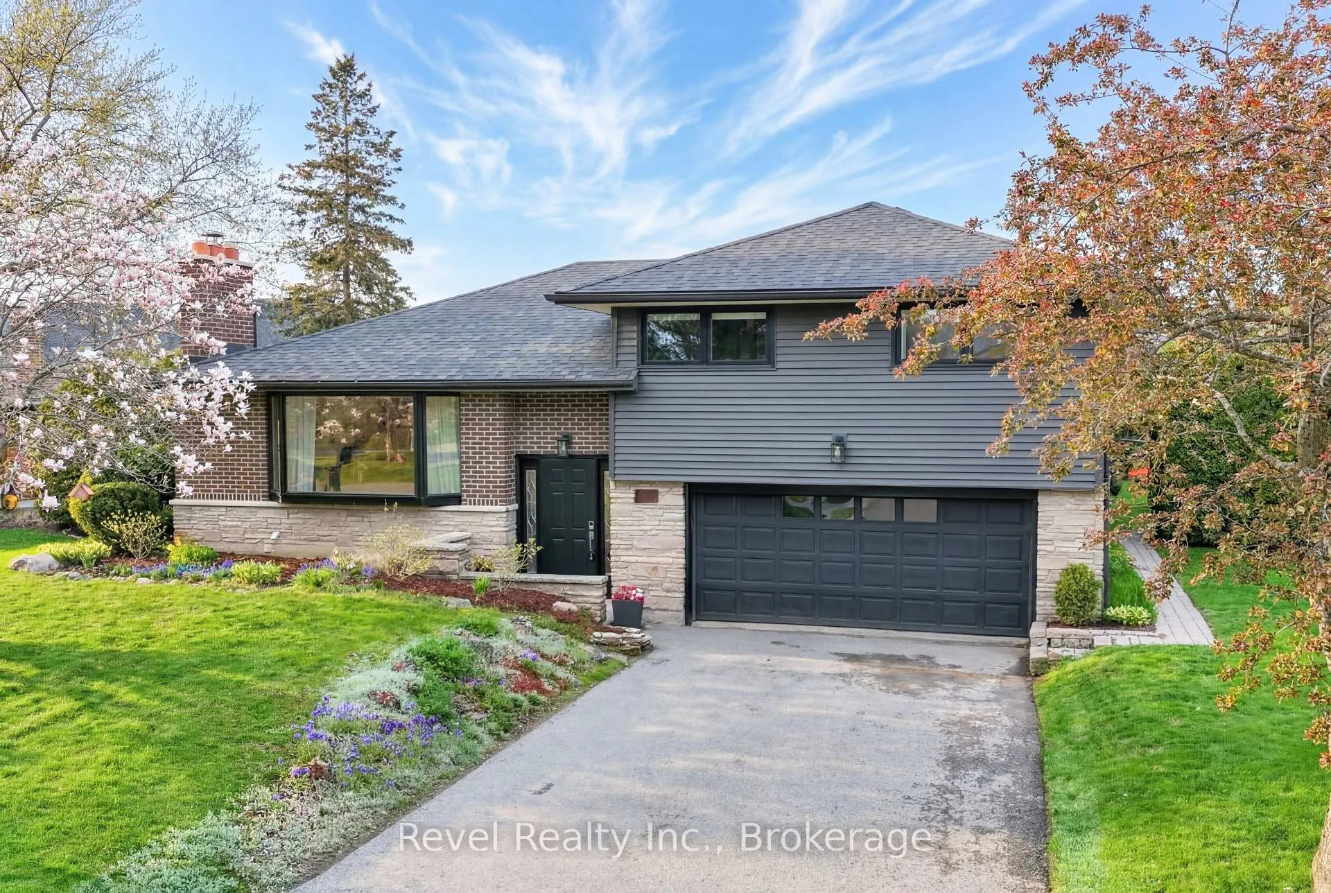 Photo 3 of 336 Meadow Street, Oshawa, Kedron — HOMEH