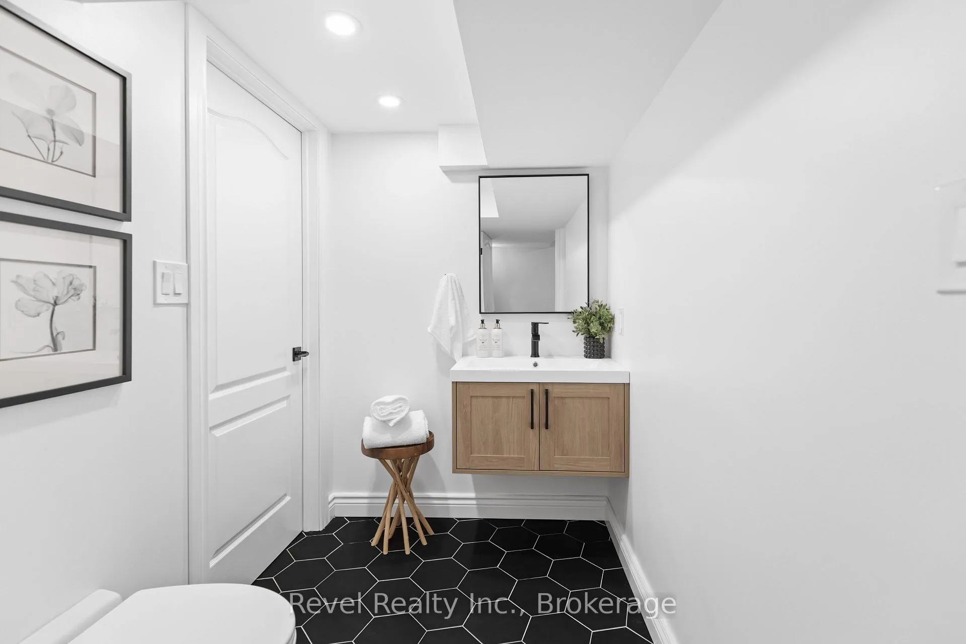 Photo 33 of 336 Meadow Street, Oshawa, Kedron — HOMEH