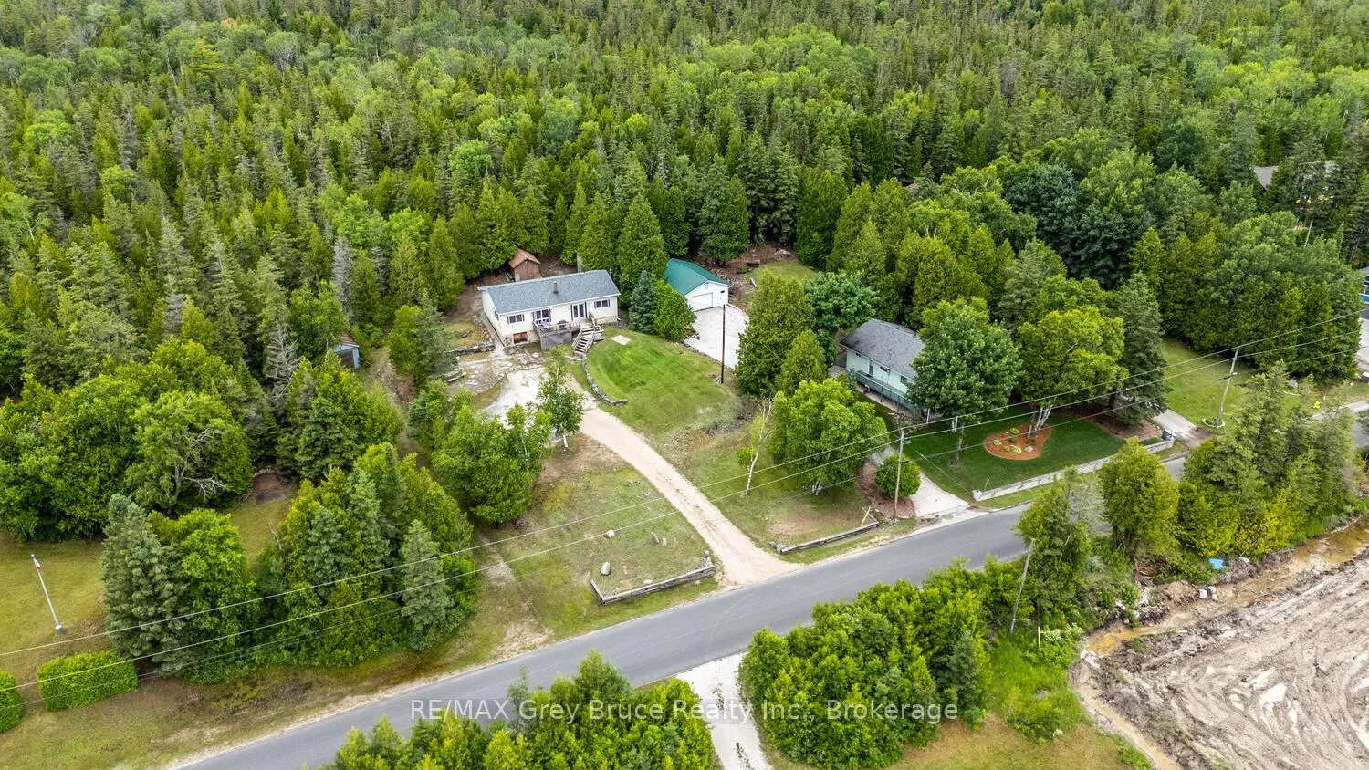 Photo 4 of 68 Tamarac Road, Northern Bruce Peninsula — HOMEH
